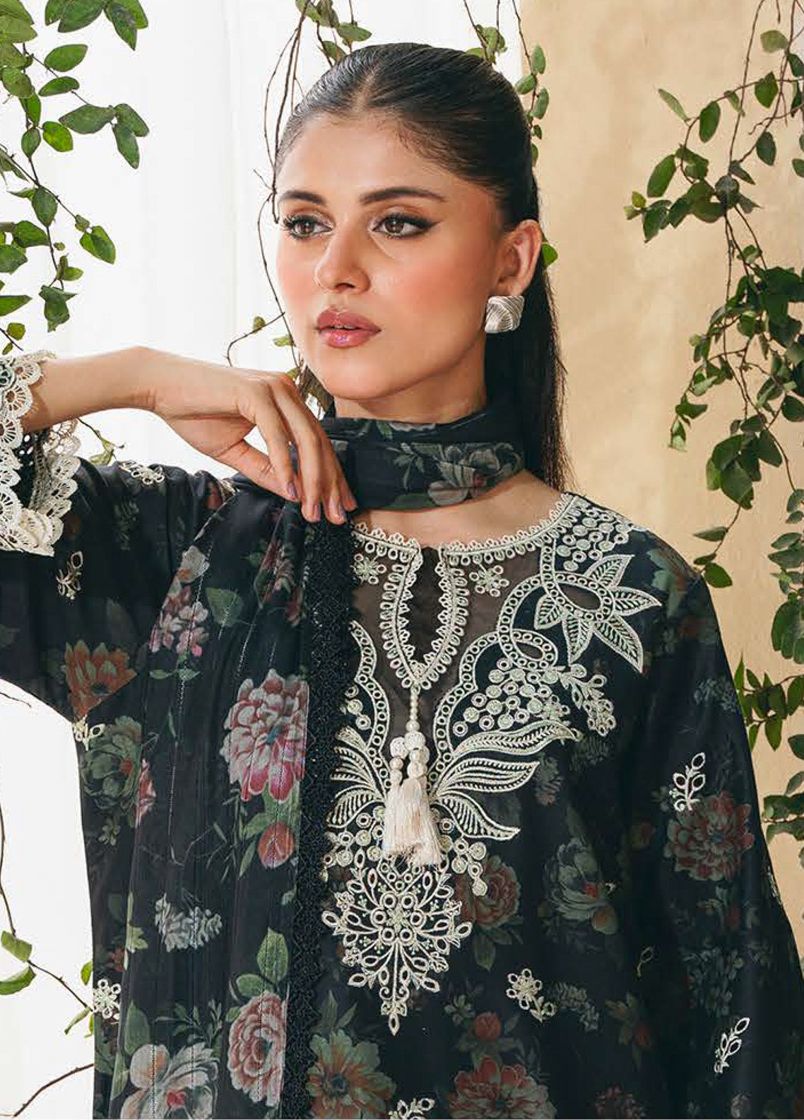 Shezlin By Aabyaan Embroidered Chikankari 3 Piece Unstitched Suit ABY24S D-AF-01 ELARA Shezlin By Aabyaan Embroidered Chikankari 3 Piece Unstitched Suit ABY24S D-AF-01 ELARA