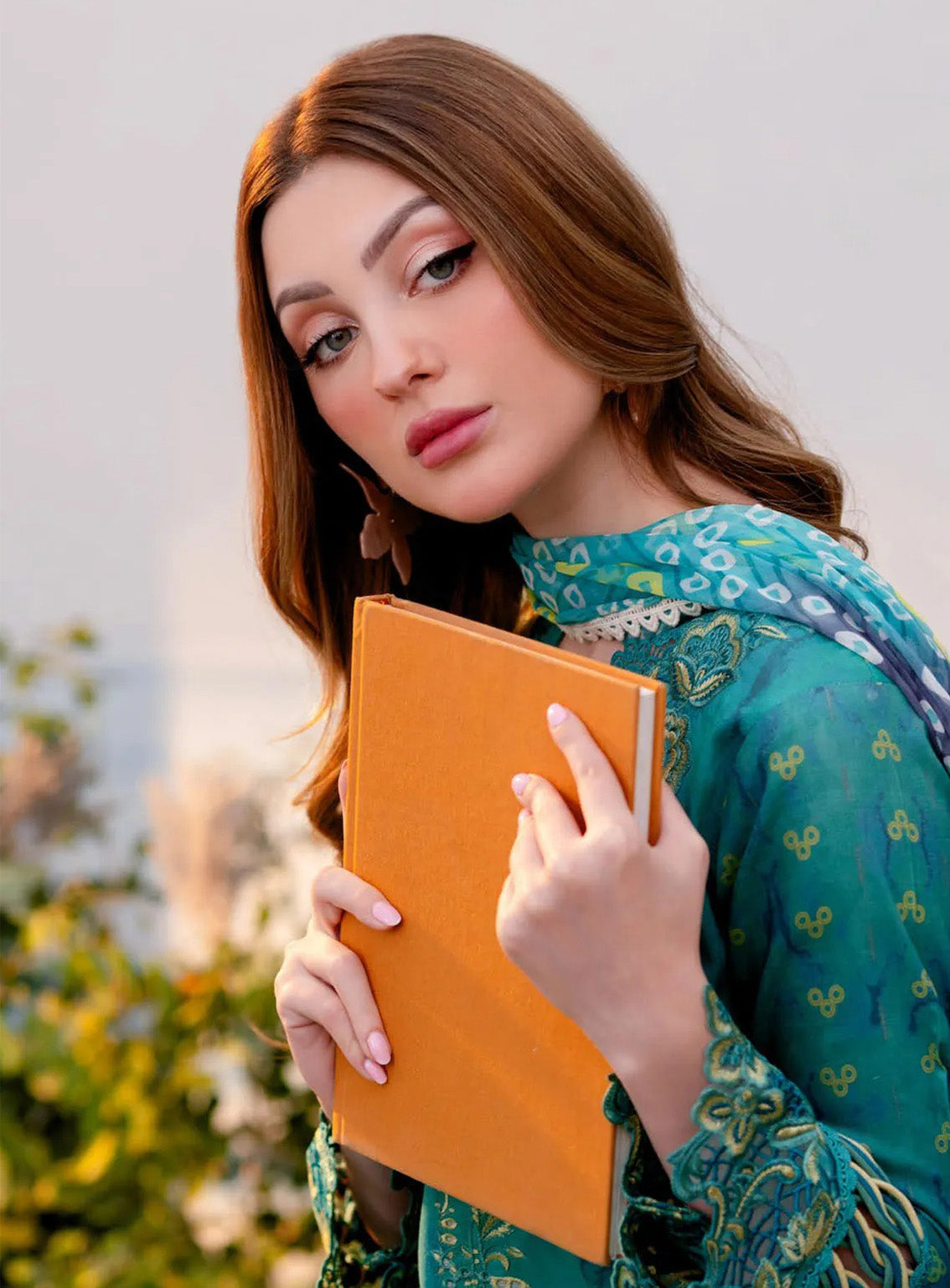 Shezlin By Aabyaan Embroidered Chikankari 3 Piece Unstitched Suit ABY25S D-AR-11 ESLEM Shezlin By Aabyaan Embroidered Chikankari 3 Piece Unstitched Suit ABY25S D-AR-11 ESLEM