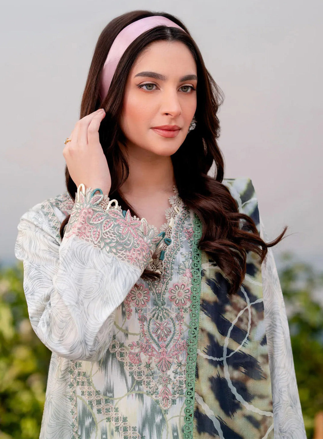 Shezlin By Aabyaan Embroidered Chikankari 3 Piece Unstitched Suit ABY25S D-AR-12 YELDA Shezlin By Aabyaan Embroidered Chikankari 3 Piece Unstitched Suit ABY25S D-AR-12 YELDA
