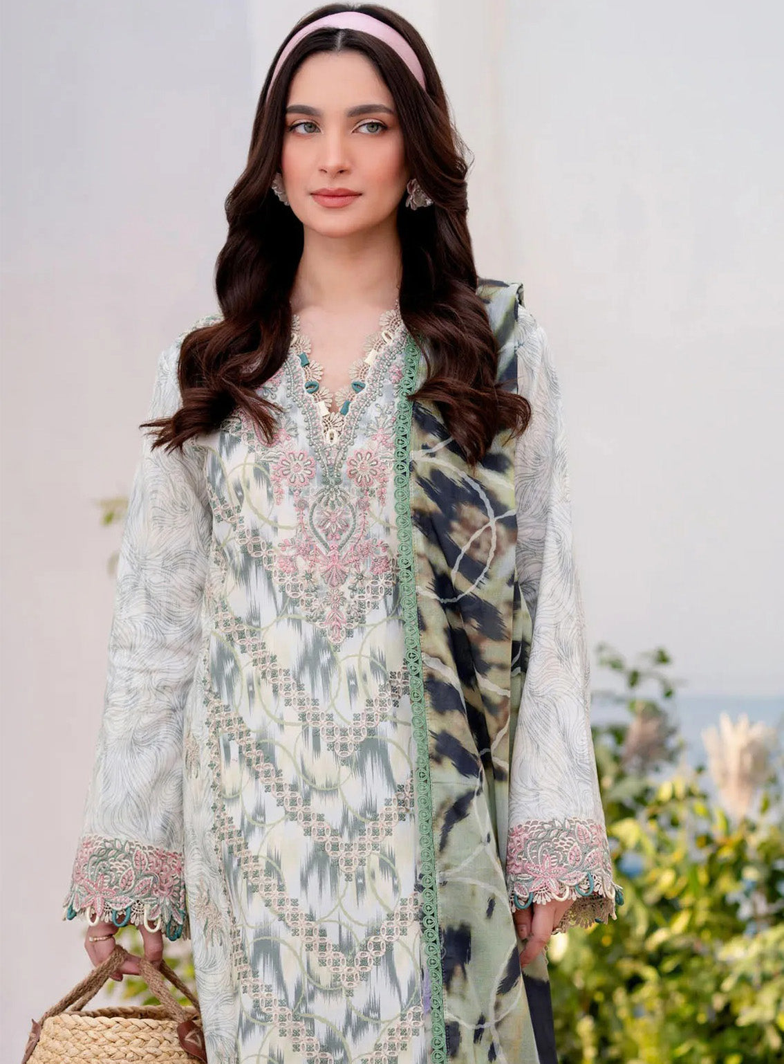 Shezlin By Aabyaan Embroidered Chikankari 3 Piece Unstitched Suit ABY25S D-AR-12 YELDA Shezlin By Aabyaan Embroidered Chikankari 3 Piece Unstitched Suit ABY25S D-AR-12 YELDA