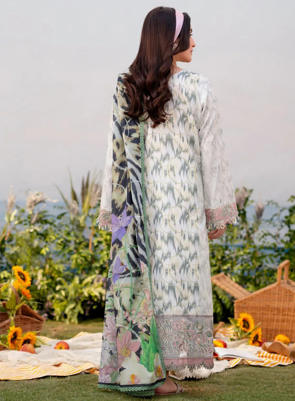 Shezlin By Aabyaan Embroidered Chikankari 3 Piece Unstitched Suit ABY25S D-AR-12 YELDA Shezlin By Aabyaan Embroidered Chikankari 3 Piece Unstitched Suit ABY25S D-AR-12 YELDA