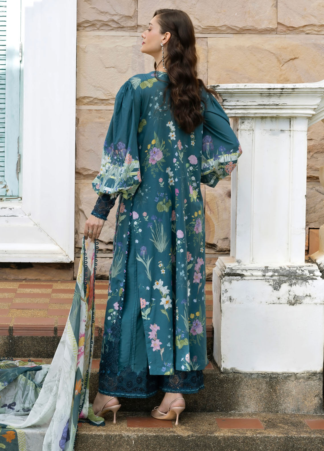 Signature By Elaf Embroidered Lawn 3 Piece Unstitched Suit EF26SEP D-ESA-5A OCEANA VEIL Signature By Elaf Embroidered Lawn 3 Piece Unstitched Suit EF26SEP D-ESA-5A OCEANA VEIL