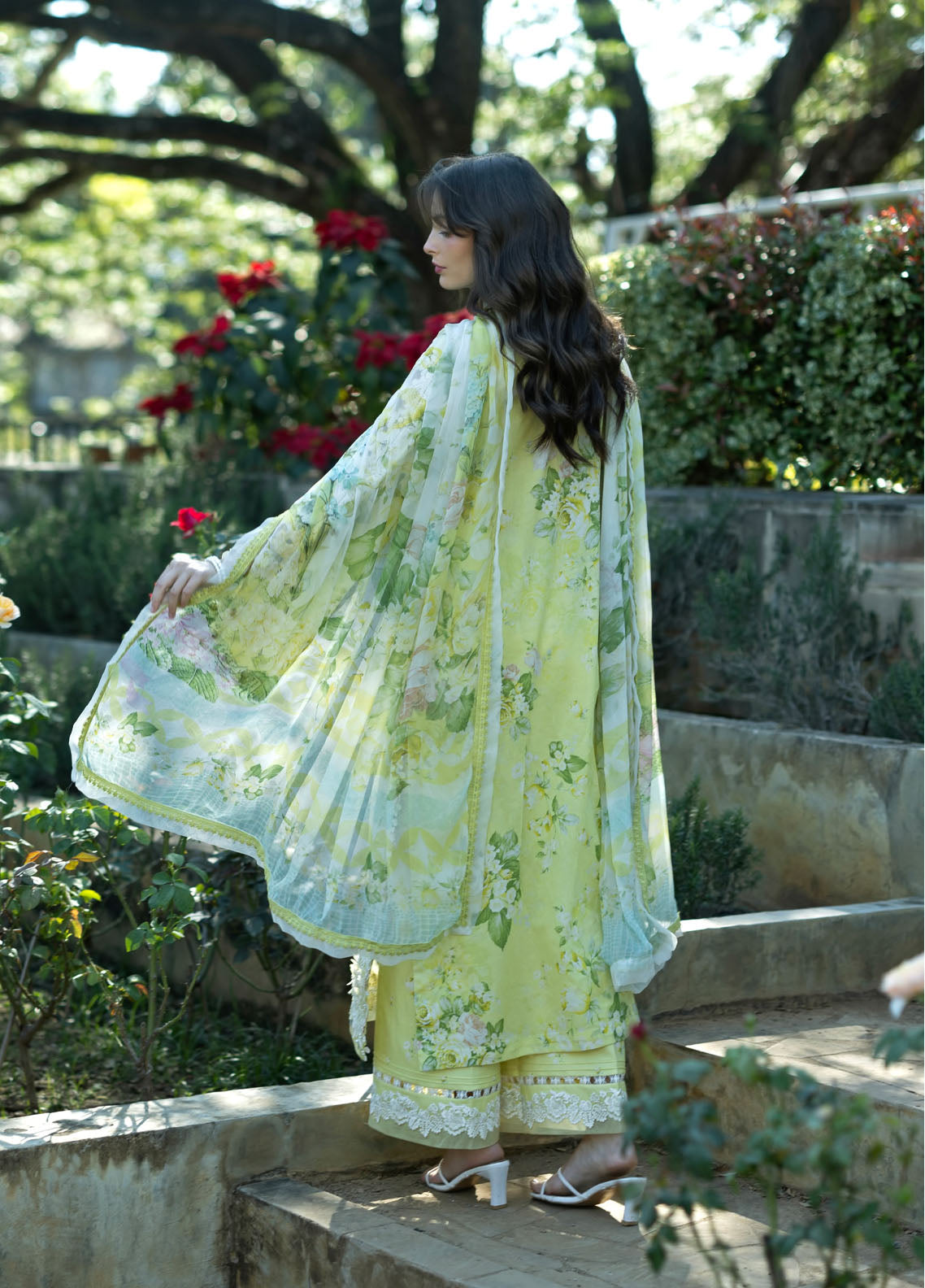 Signature By Elaf Embroidered Lawn 3 Piece Unstitched Suit EF26SEP D-ESA-7A IVORY SEASON Signature By Elaf Embroidered Lawn 3 Piece Unstitched Suit EF26SEP D-ESA-7A IVORY SEASON