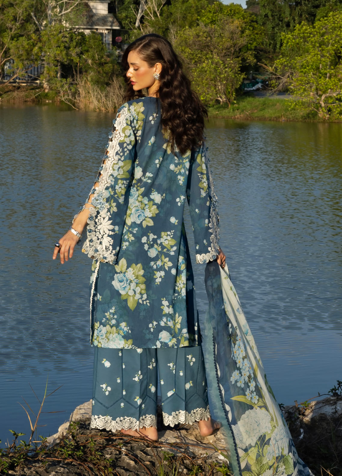 Signature By Elaf Embroidered Lawn 3 Piece Unstitched Suit EF26SEP D-ESA-7B SEA ENCHANTRESS Signature By Elaf Embroidered Lawn 3 Piece Unstitched Suit EF26SEP D-ESA-7B SEA ENCHANTRESS