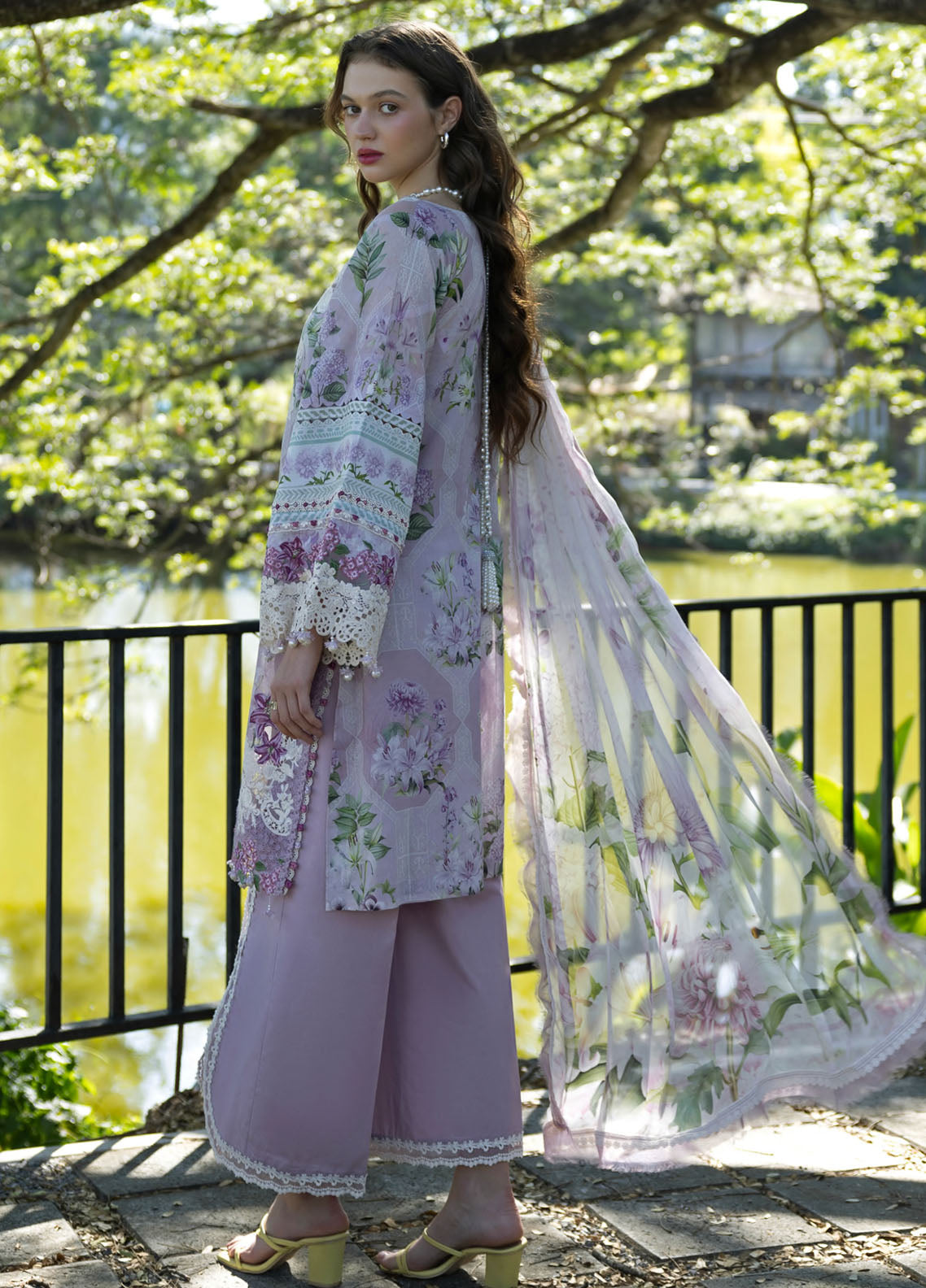 Signature By Elaf Embroidered Lawn 3 Piece Unstitched Suit EF26SEP D-ESA-8B ANASTASSIA Signature By Elaf Embroidered Lawn 3 Piece Unstitched Suit EF26SEP D-ESA-8B ANASTASSIA