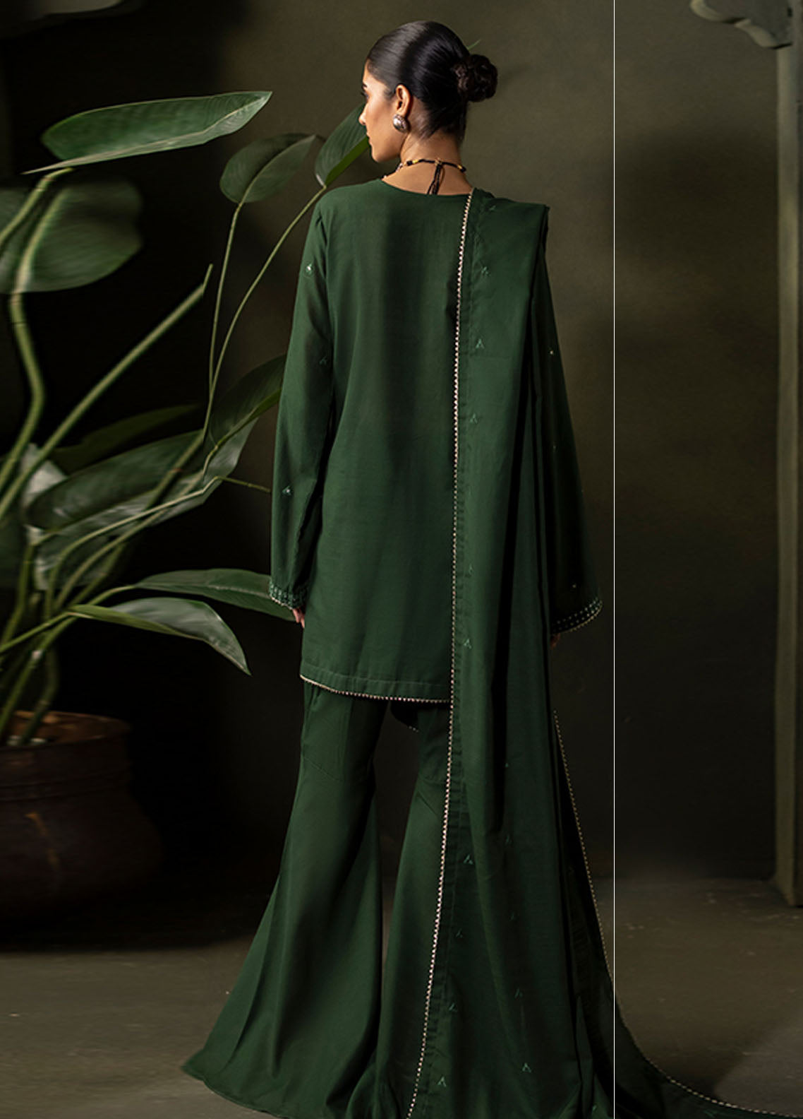 Signature By Zellbury Embroidered Khaddar 3 Piece Unstitched Suit WUW24E30240 Signature By Zellbury Embroidered Khaddar 3 Piece Unstitched Suit WUW24E30240