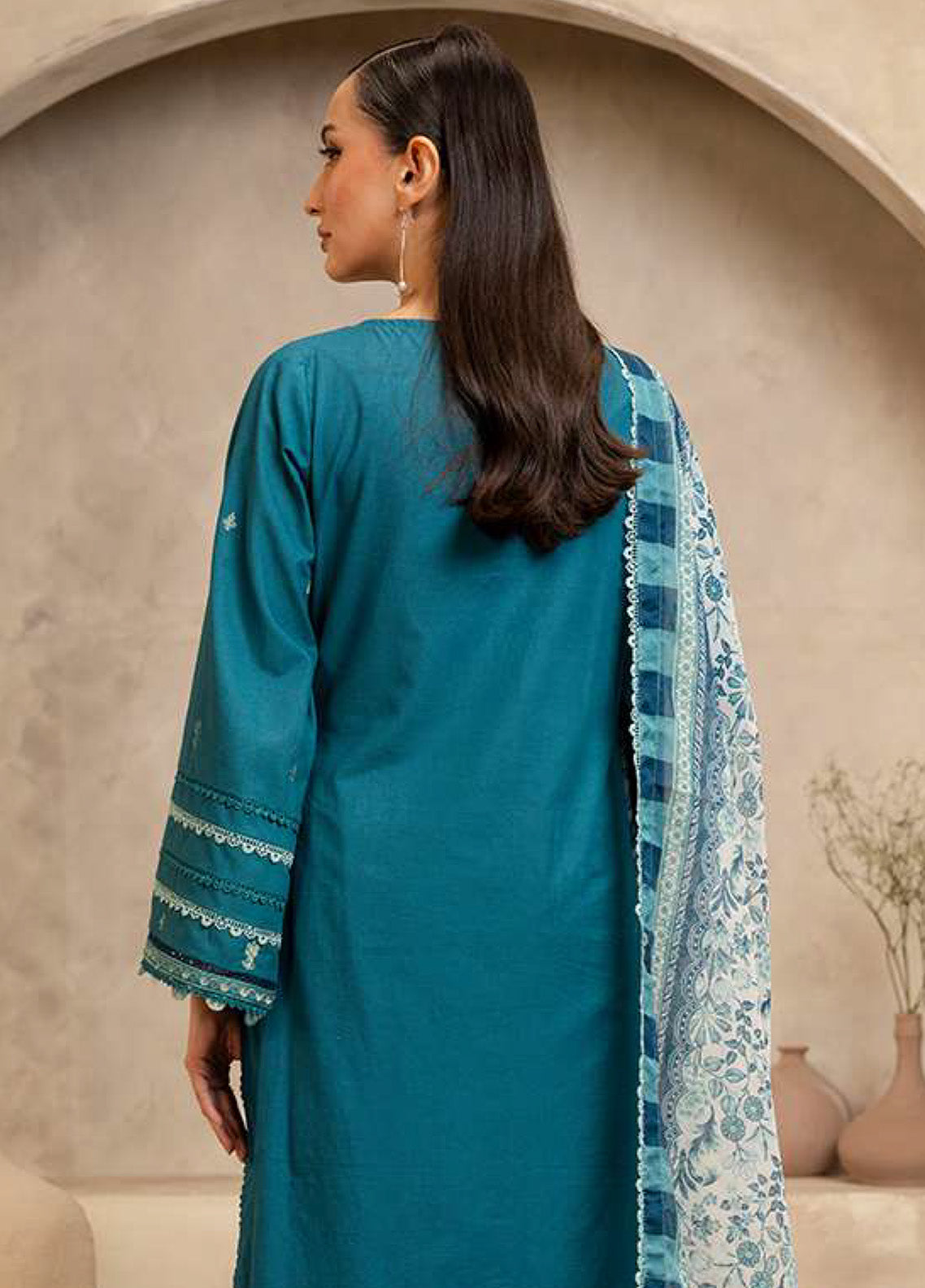 Signature By Zellbury Embroidered Lawn 3 Piece Unstitched Suit WUS25E30290 Signature By Zellbury Embroidered Lawn 3 Piece Unstitched Suit WUS25E30290