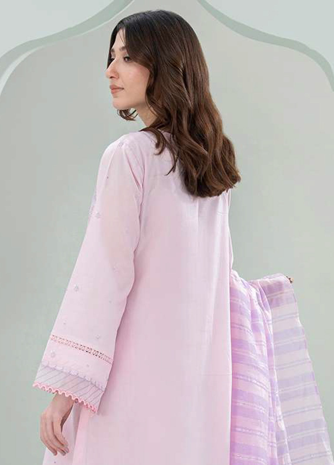 Signature By Zellbury Embroidered Lawn 3 Piece Unstitched Suit WUS25E30350 Signature By Zellbury Embroidered Lawn 3 Piece Unstitched Suit WUS25E30350