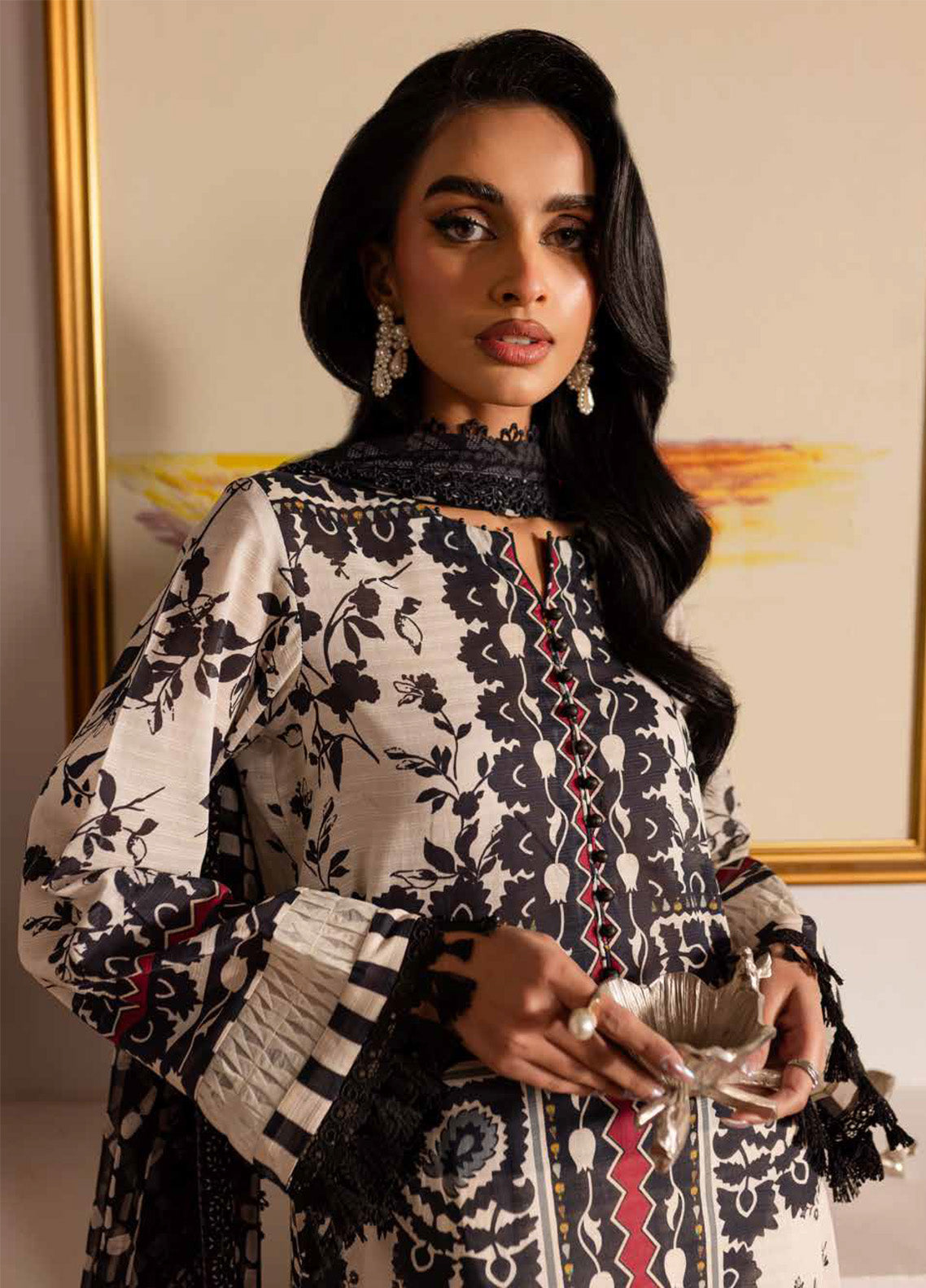 Signature Prints By Nureh Printed Lawn 3 Piece Unstitched Suit NU24SPPL SP-135 Signature Prints By Nureh Printed Lawn 3 Piece Unstitched Suit NU24SPPL SP-135