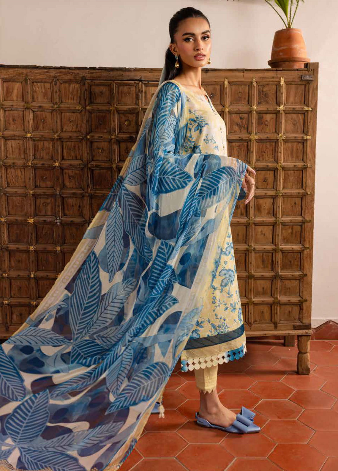 Signature Prints By Nureh Printed Lawn 3 Piece Unstitched Suit NU24SPPL SP-136 Signature Prints By Nureh Printed Lawn 3 Piece Unstitched Suit NU24SPPL SP-136