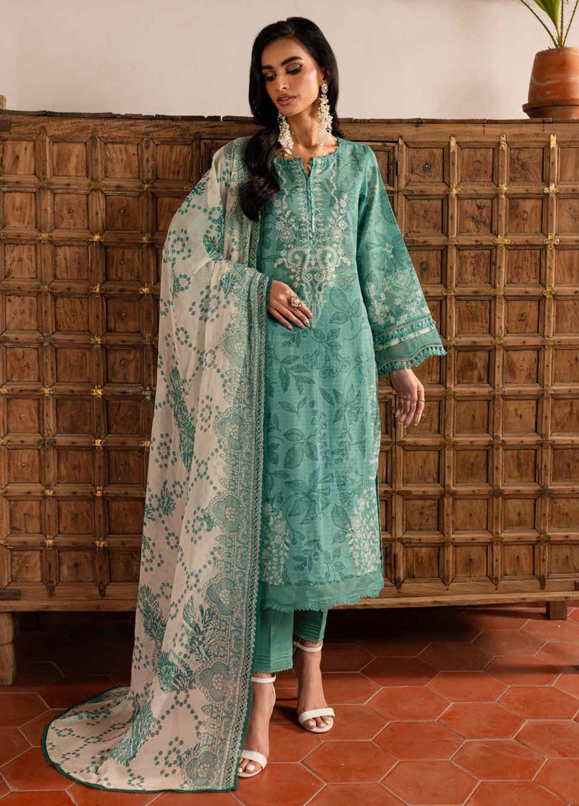 Signature Prints By Nureh Printed Lawn 3 Piece Unstitched Suit NU24SPPL SP-139 Signature Prints By Nureh Printed Lawn 3 Piece Unstitched Suit NU24SPPL SP-139
