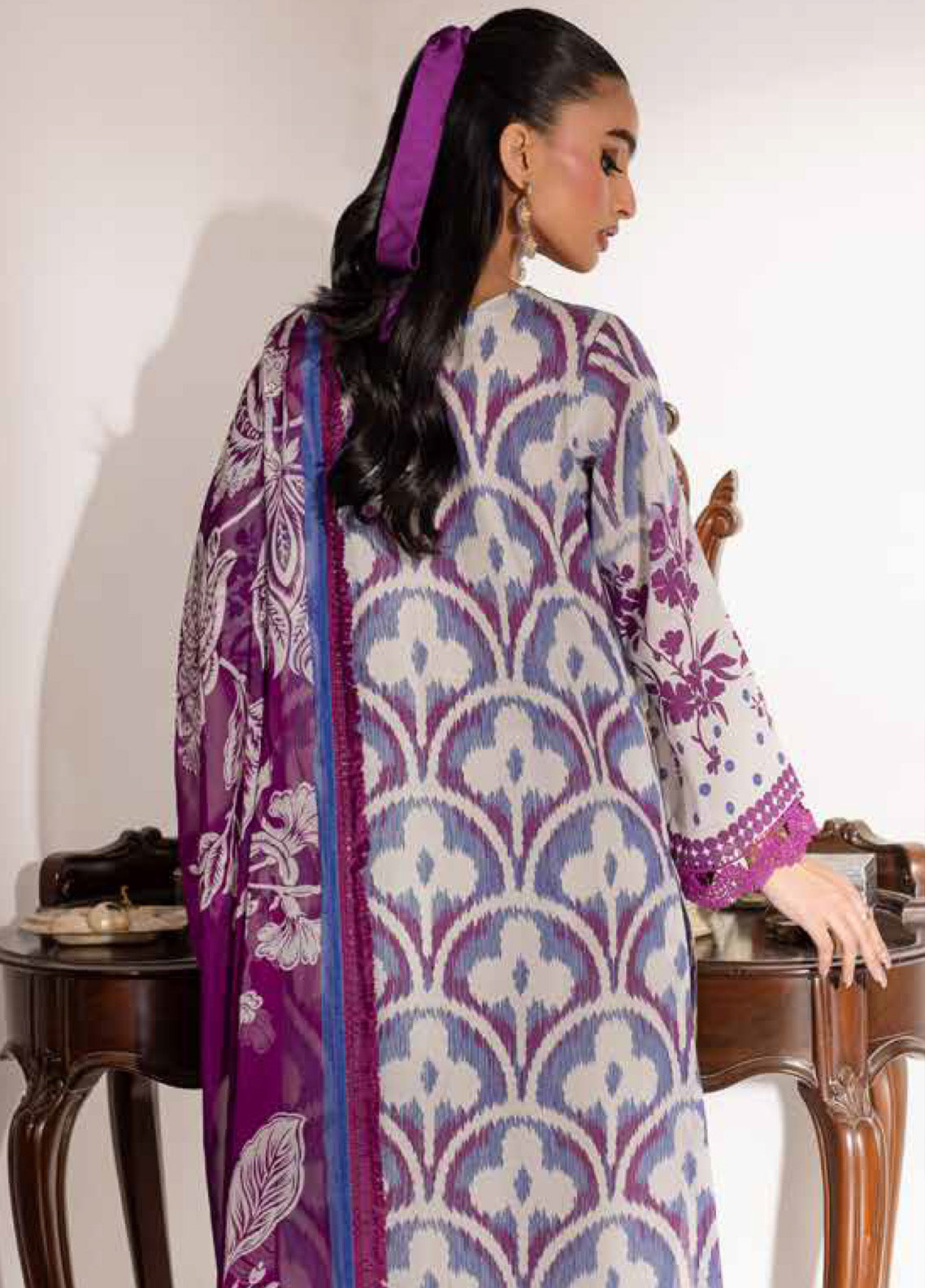 Signature Prints By Nureh Printed Lawn 3 Piece Unstitched Suit NU25SPPL SP-147 Signature Prints By Nureh Printed Lawn 3 Piece Unstitched Suit NU25SPPL SP-147