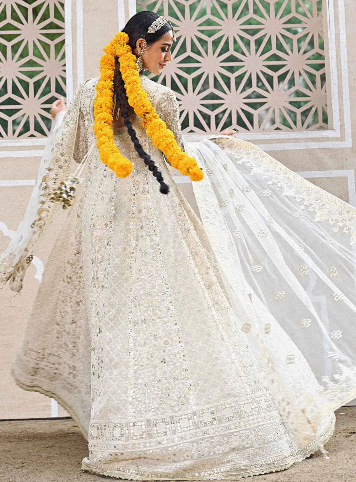 Singhar By Qalamkar Wedding Formals Embroidered Chiffon 3 Piece Unstitched Suit QLM24SW RF-03 BAHAR Singhar By Qalamkar Wedding Formals Embroidered Chiffon 3 Piece Unstitched Suit QLM24SW RF-03 BAHAR