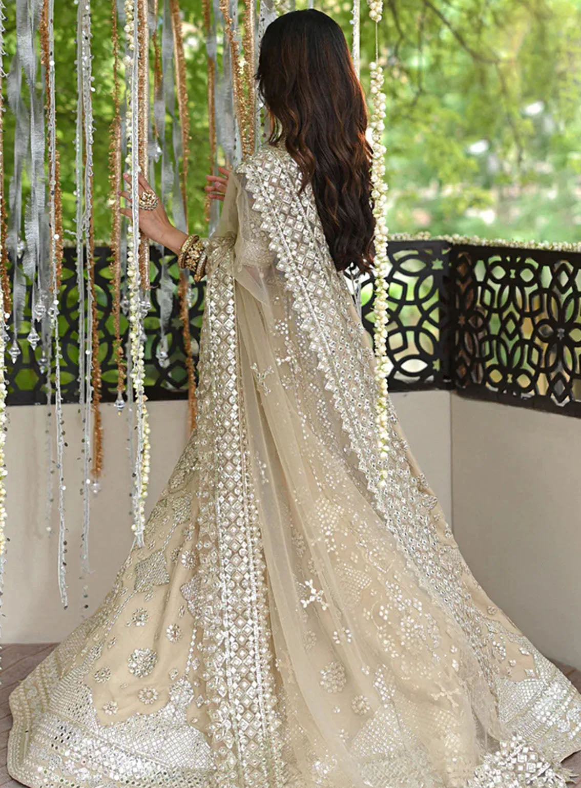 Singhar By Qalamkar Wedding Formals Embroidered Net 3 Piece Unstitched Suit QLM24SW RF-06 ROOP Singhar By Qalamkar Wedding Formals Embroidered Net 3 Piece Unstitched Suit QLM24SW RF-06 ROOP