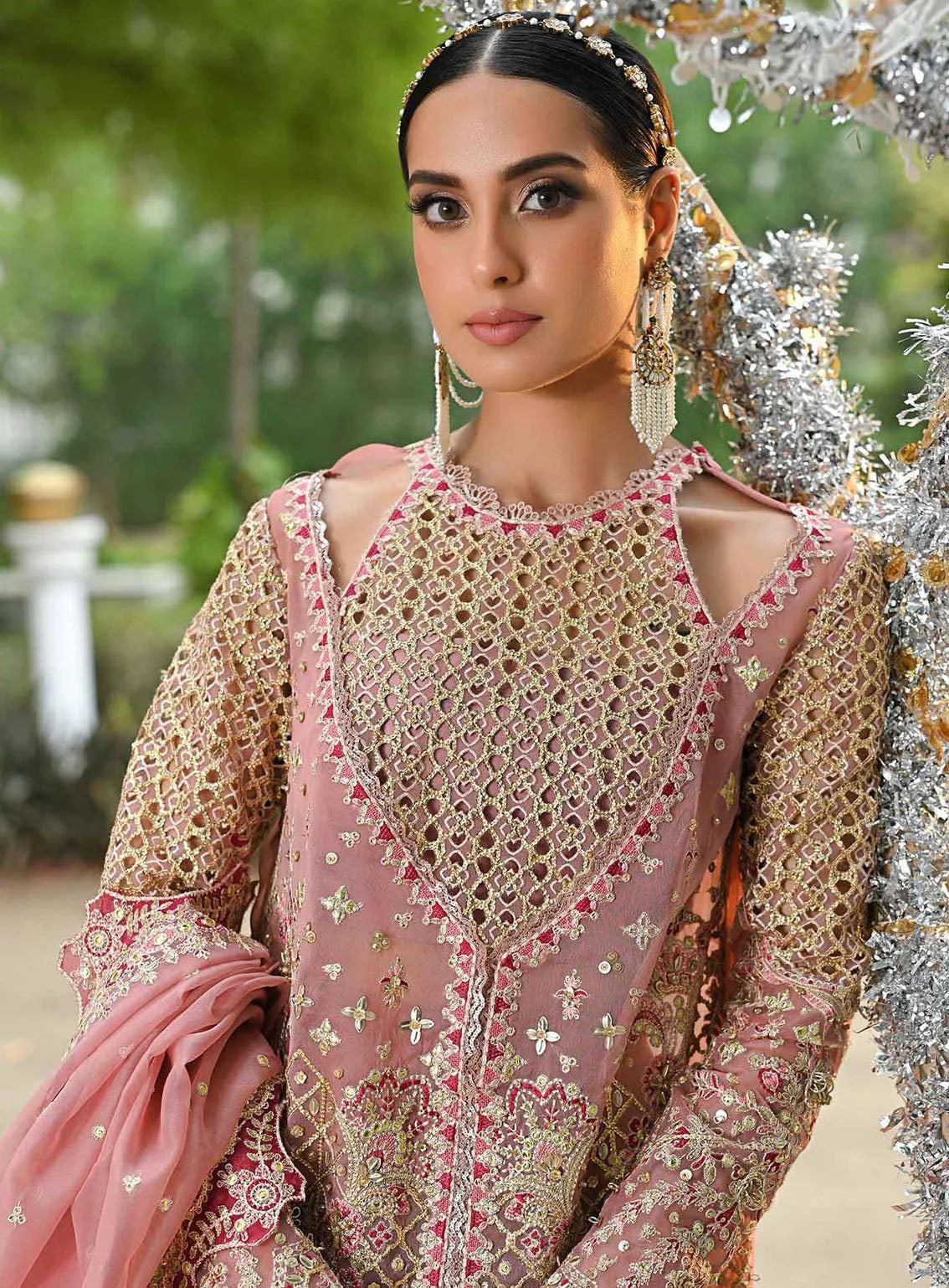Singhar By Qalamkar Wedding Formals Embroidered Organza 3 Piece Unstitched Suit QLM24SW RF-02 SALEHA Singhar By Qalamkar Wedding Formals Embroidered Organza 3 Piece Unstitched Suit QLM24SW RF-02 SALEHA