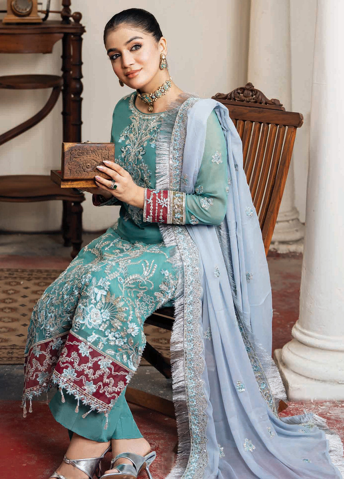 Sitarah By Imrozia Embroidered Chiffon 3 Piece Unstitched Suit IM24LC I-211 NIKHAT Sitarah By Imrozia Embroidered Chiffon 3 Piece Unstitched Suit IM24LC I-211 NIKHAT