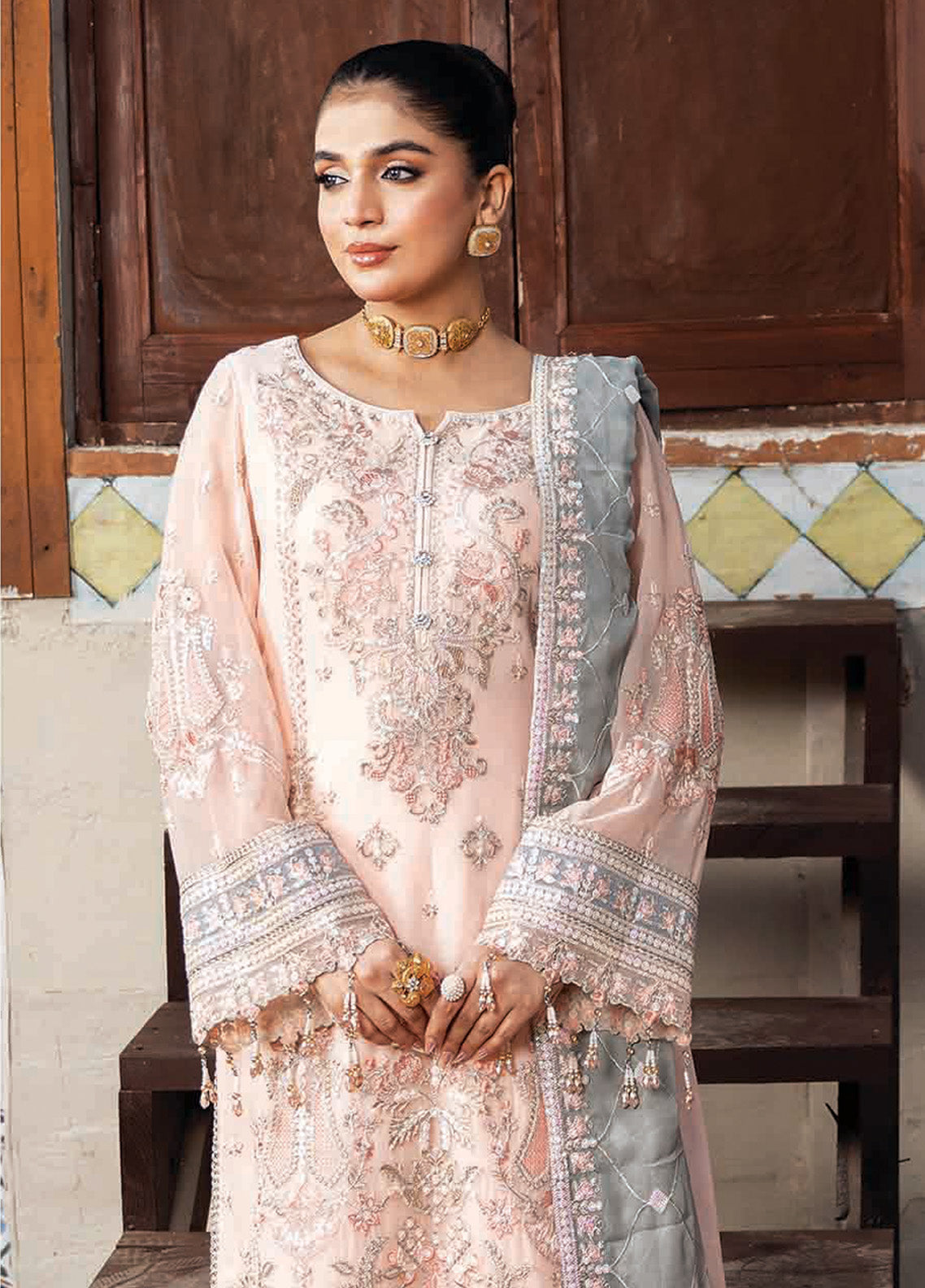 Sitarah By Imrozia Embroidered Chiffon 3 Piece Unstitched Suit IM24LC I-213 ROSHNAYI Sitarah By Imrozia Embroidered Chiffon 3 Piece Unstitched Suit IM24LC I-213 ROSHNAYI