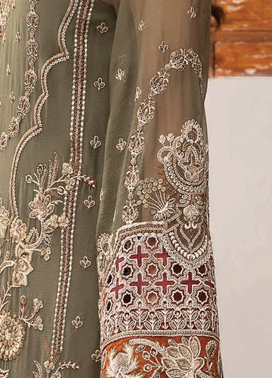 Sitarah By Imrozia Embroidered Chiffon 3 Piece Unstitched Suit IM24LC I-214 CHAANDNI Sitarah By Imrozia Embroidered Chiffon 3 Piece Unstitched Suit IM24LC I-214 CHAANDNI