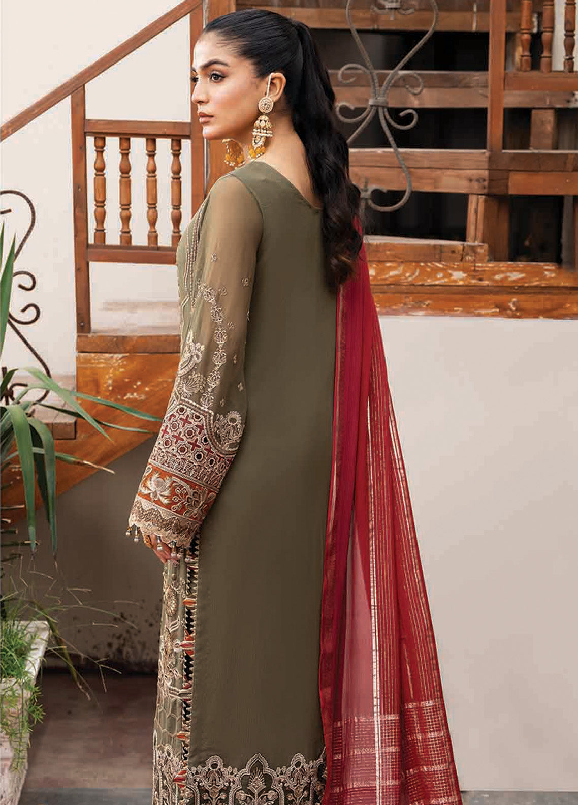 Sitarah By Imrozia Embroidered Chiffon 3 Piece Unstitched Suit IM24LC I-214 CHAANDNI Sitarah By Imrozia Embroidered Chiffon 3 Piece Unstitched Suit IM24LC I-214 CHAANDNI
