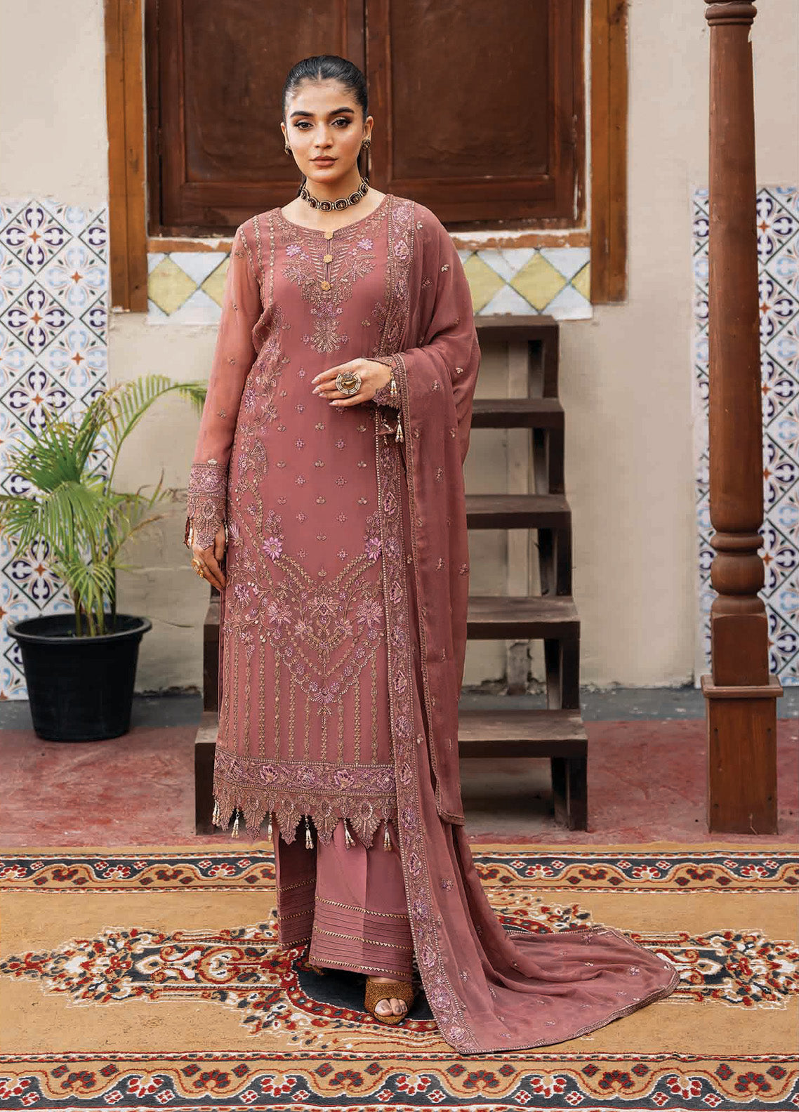 Sitarah By Imrozia Embroidered Chiffon 3 Piece Unstitched Suit IM24LC I-216 PARNOOR Sitarah By Imrozia Embroidered Chiffon 3 Piece Unstitched Suit IM24LC I-216 PARNOOR