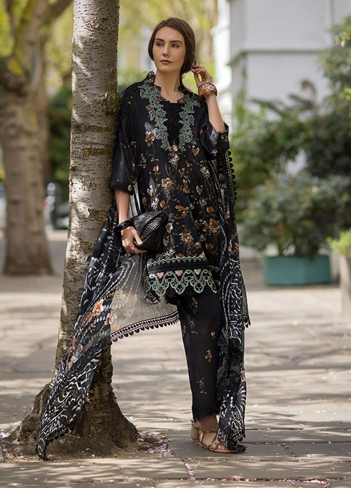 SN Basics By Sobia Nazir Embroidered Lawn 3 Piece Unstitched Suit SN25SNB D-3B SN Basics By Sobia Nazir Embroidered Lawn 3 Piece Unstitched Suit SN25SNB D-3B