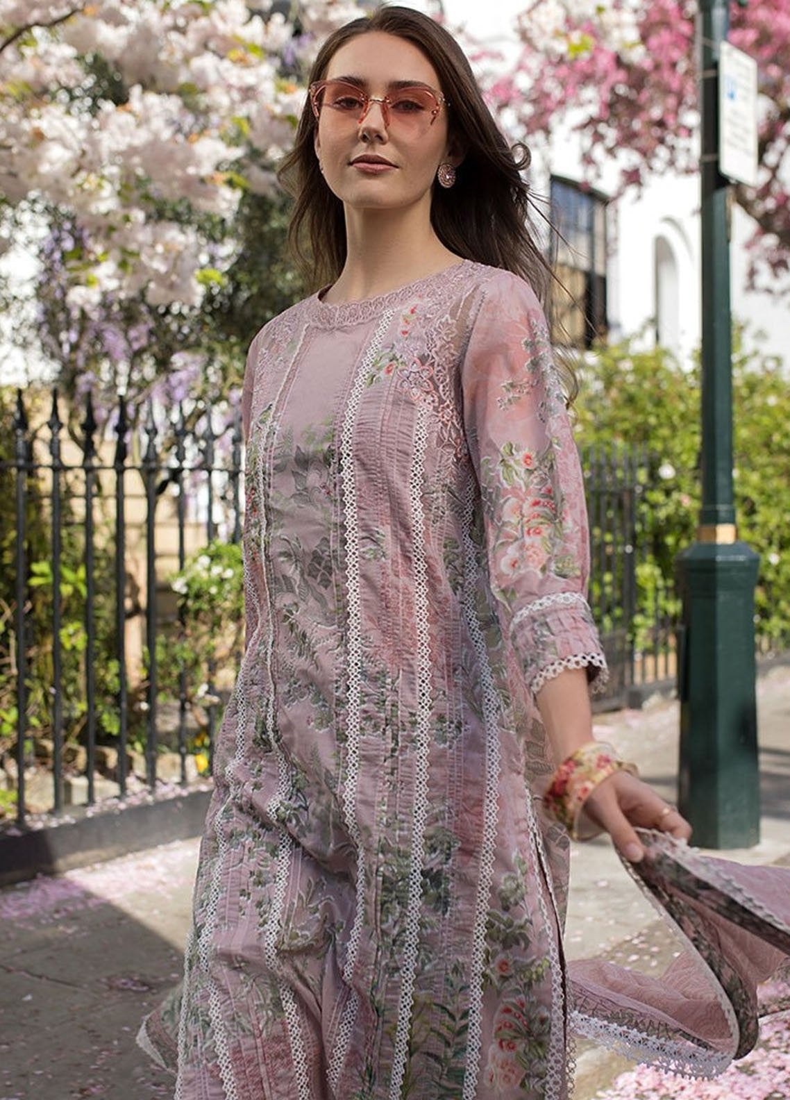 SN Basics By Sobia Nazir Embroidered Lawn 3 Piece Unstitched Suit SN25SNB D-5A SN Basics By Sobia Nazir Embroidered Lawn 3 Piece Unstitched Suit SN25SNB D-5A