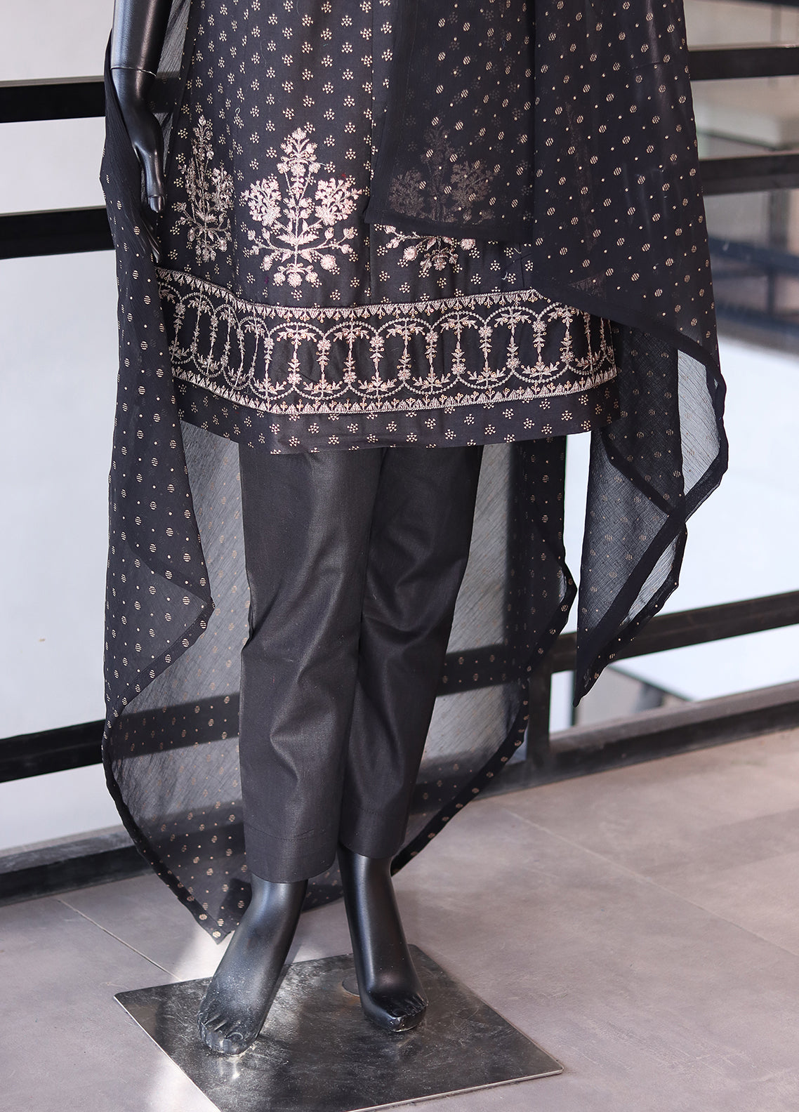 SNSC Embroidered Cotton 3 Piece Stitched Suit - SNSC23FE FRK105 SNSC Embroidered Cotton 3 Piece Stitched Suit - SNSC23FE FRK105