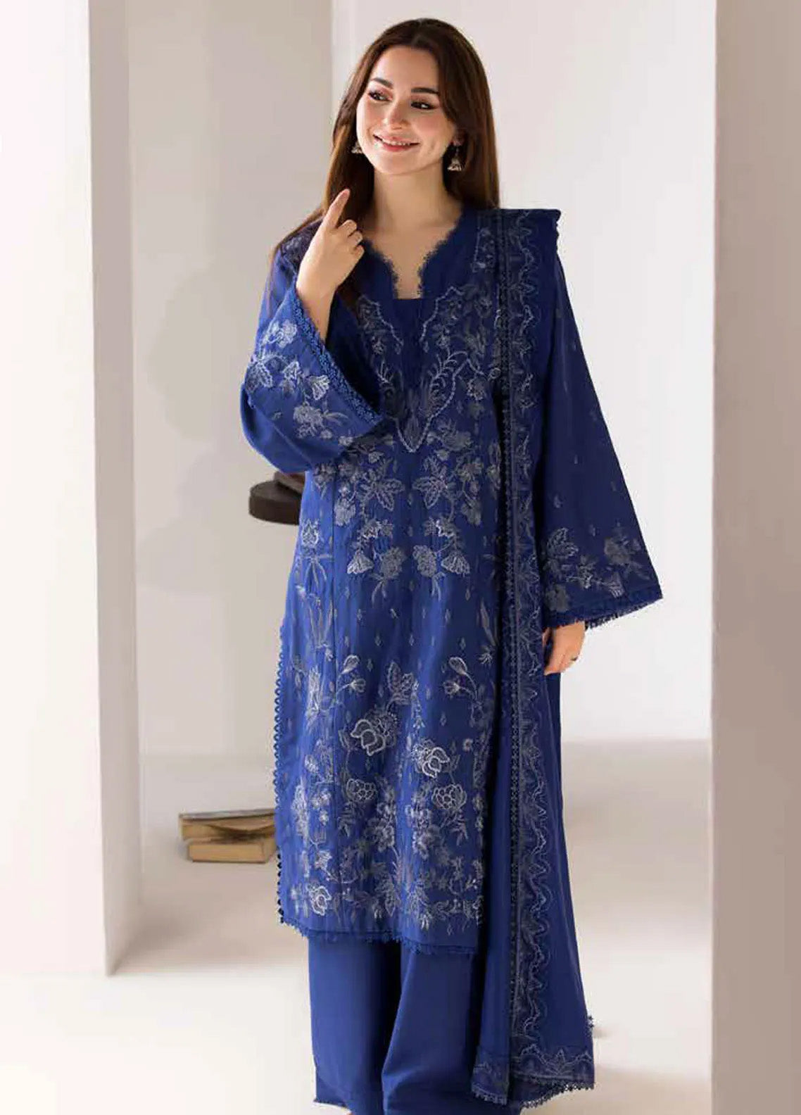 Sobia Nazir Winter Shawl Embroidered Khaddar 3 Piece Unstitched Suit SN24WS D-03 A Sobia Nazir Winter Shawl Embroidered Khaddar 3 Piece Unstitched Suit SN24WS D-03 A