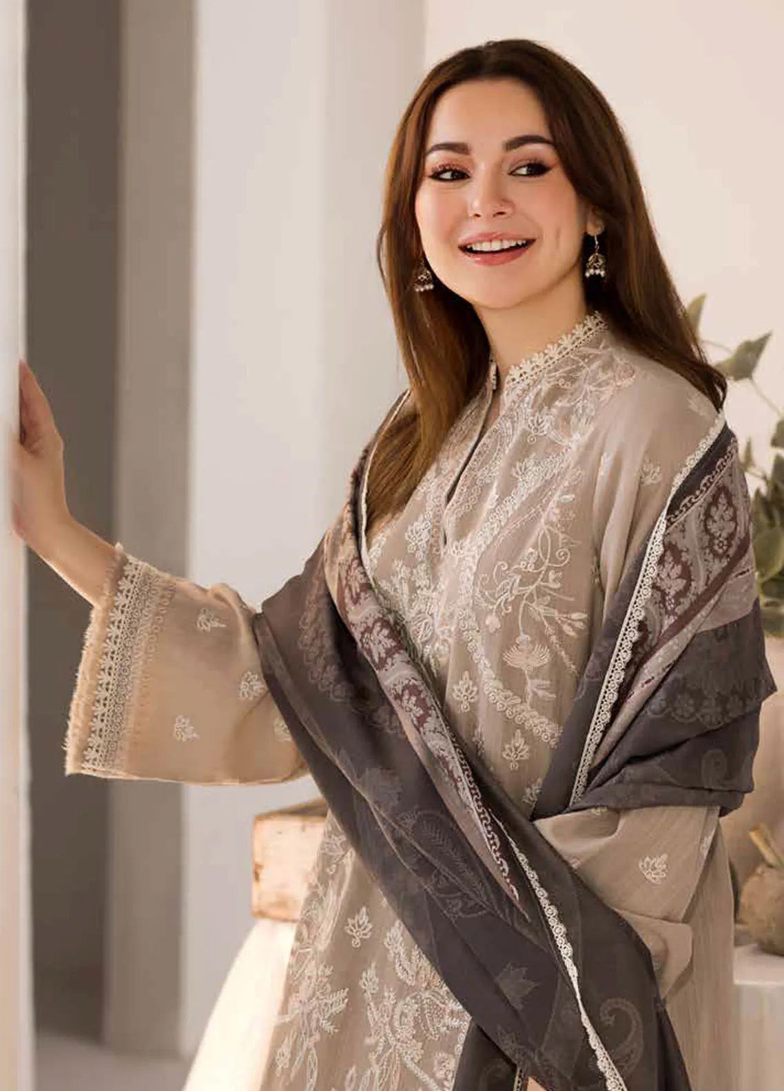 Sobia Nazir Winter Shawl Embroidered Khaddar 3 Piece Unstitched Suit SN24WS D-04 A Sobia Nazir Winter Shawl Embroidered Khaddar 3 Piece Unstitched Suit SN24WS D-04 A