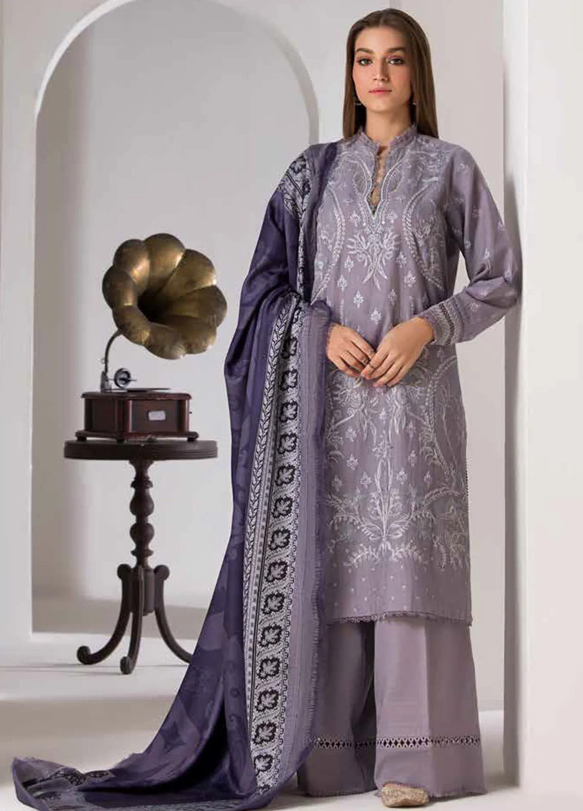 Sobia Nazir Winter Shawl Embroidered Khaddar 3 Piece Unstitched Suit SN24WS D-04 B Sobia Nazir Winter Shawl Embroidered Khaddar 3 Piece Unstitched Suit SN24WS D-04 B