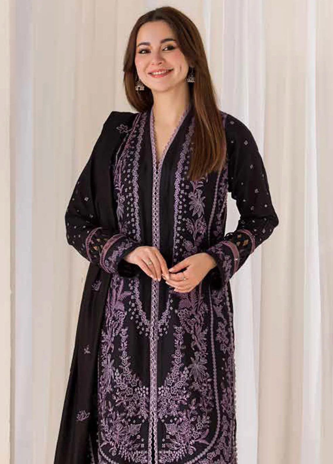 Sobia Nazir Winter Shawl Embroidered Khaddar 3 Piece Unstitched Suit SN24WS D-06 B Sobia Nazir Winter Shawl Embroidered Khaddar 3 Piece Unstitched Suit SN24WS D-06 B