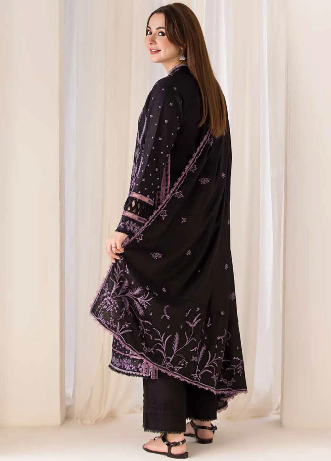 Sobia Nazir Winter Shawl Embroidered Khaddar 3 Piece Unstitched Suit SN24WS D-06 B Sobia Nazir Winter Shawl Embroidered Khaddar 3 Piece Unstitched Suit SN24WS D-06 B