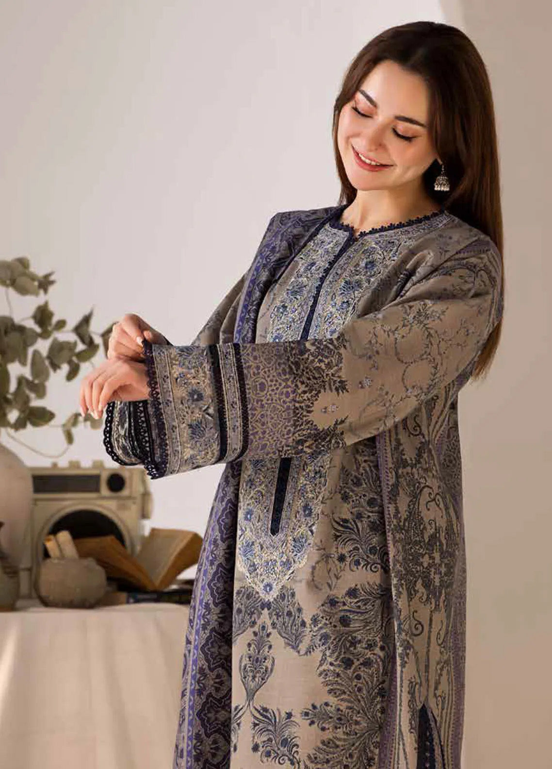 Sobia Nazir Winter Shawl Embroidered Khaddar 3 Piece Unstitched Suit SN24WS D-07 B Sobia Nazir Winter Shawl Embroidered Khaddar 3 Piece Unstitched Suit SN24WS D-07 B