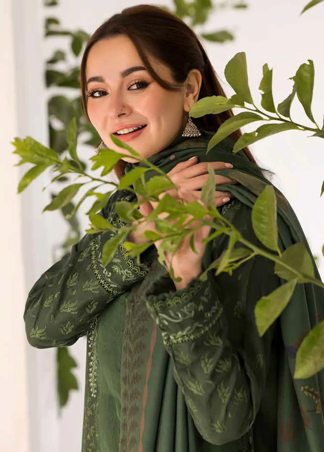 Sobia Nazir Winter Shawl Embroidered Marina 3 Piece Unstitched Suit SN24WS D-01 B Sobia Nazir Winter Shawl Embroidered Marina 3 Piece Unstitched Suit SN24WS D-01 B