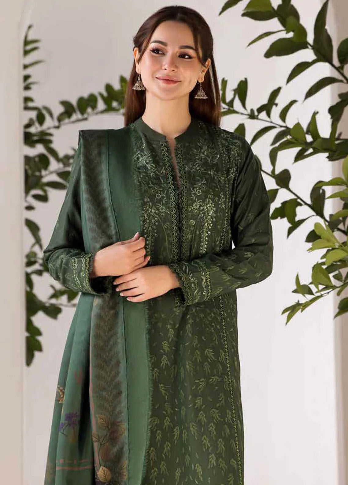 Sobia Nazir Winter Shawl Embroidered Marina 3 Piece Unstitched Suit SN24WS D-01 B Sobia Nazir Winter Shawl Embroidered Marina 3 Piece Unstitched Suit SN24WS D-01 B