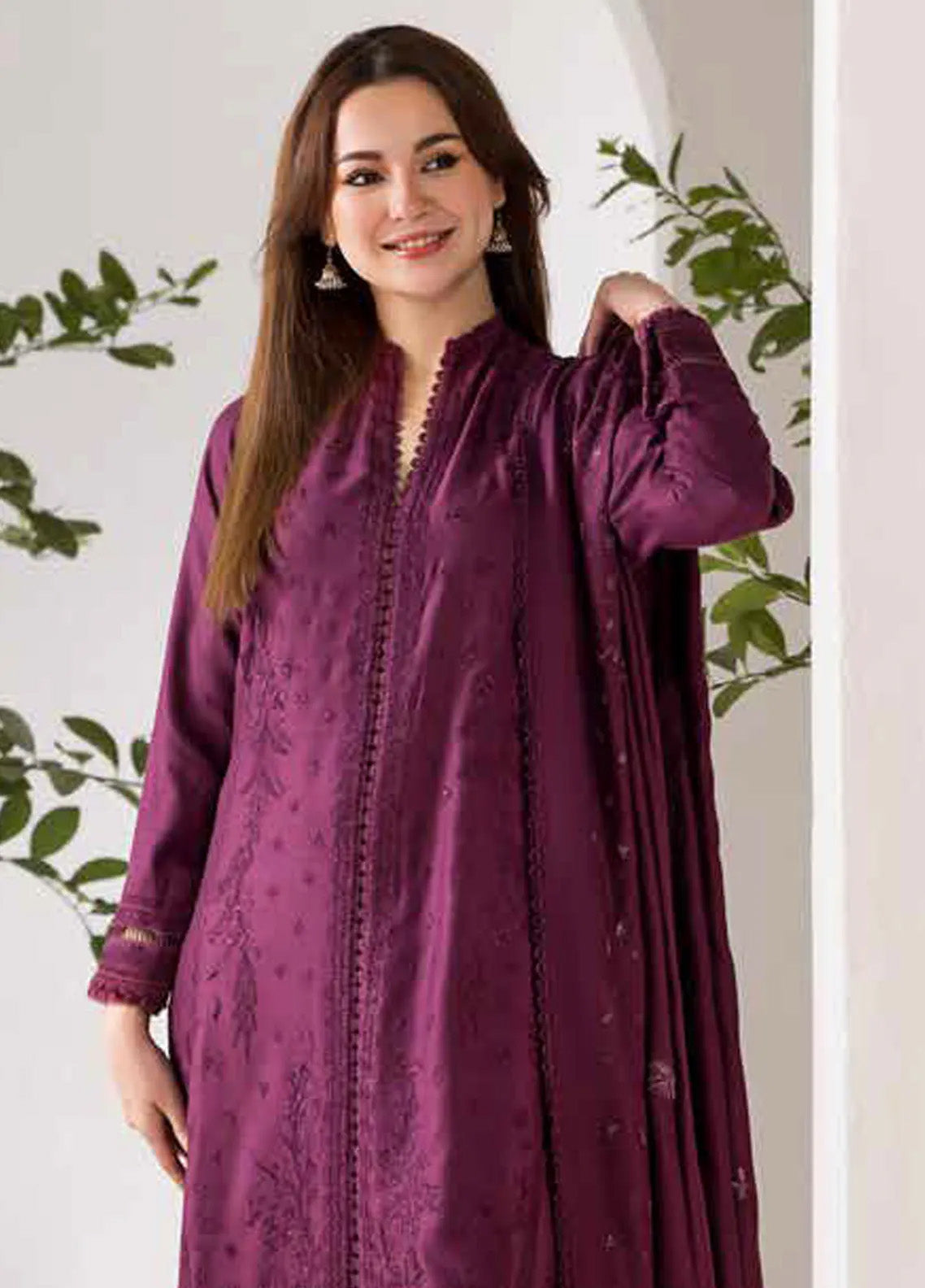 Sobia Nazir Winter Shawl Embroidered Marina 3 Piece Unstitched Suit SN24WS D-02 A Sobia Nazir Winter Shawl Embroidered Marina 3 Piece Unstitched Suit SN24WS D-02 A