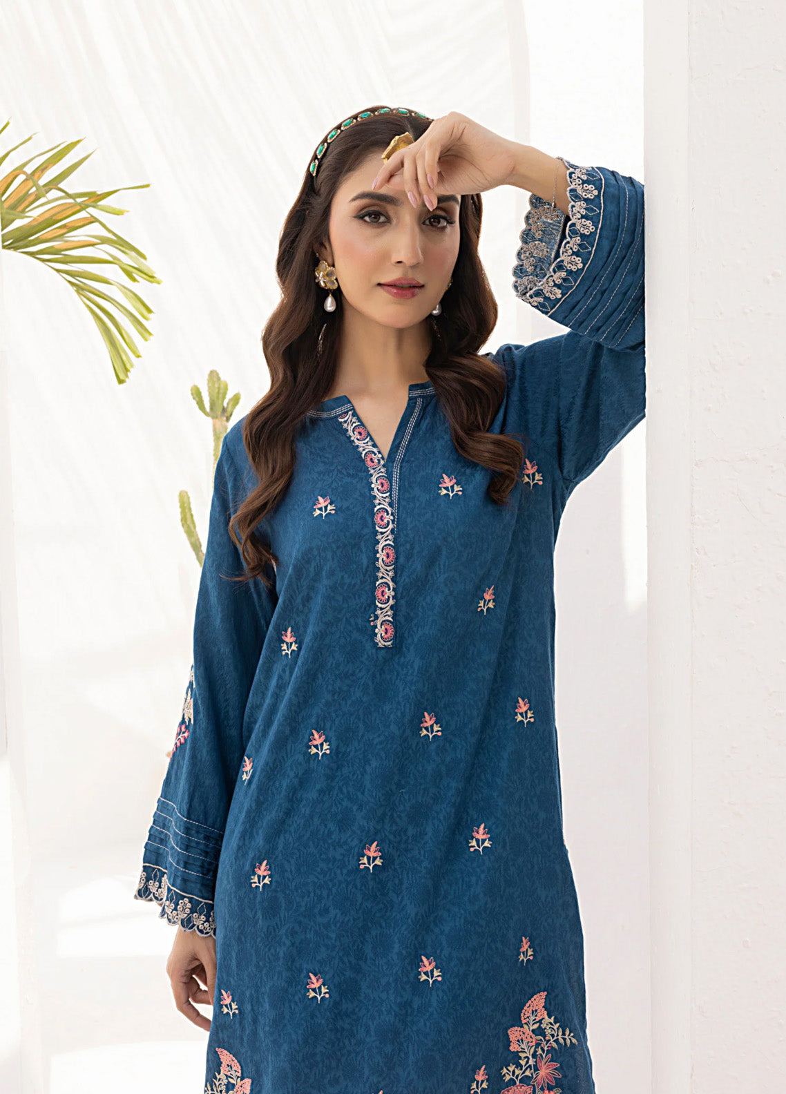 Soho By LSM Lakhany Embroidered Viscose Jacquard 2 Piece Stitched Suit LSM25S LG-RL-0131 Soho By LSM Lakhany Embroidered Viscose Jacquard 2 Piece Stitched Suit LSM25S LG-RL-0131