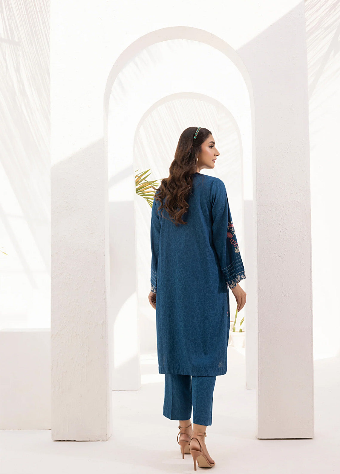 Soho By LSM Lakhany Embroidered Viscose Jacquard 2 Piece Stitched Suit LSM25S LG-RL-0131 Soho By LSM Lakhany Embroidered Viscose Jacquard 2 Piece Stitched Suit LSM25S LG-RL-0131