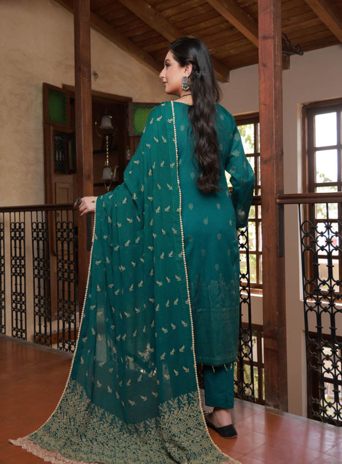 Soifia By Schick Broshia Banarsi Lawn 3 Piece Unstitched Suit SDH24SBBL-01 Soifia By Schick Broshia Banarsi Lawn 3 Piece Unstitched Suit SDH24SBBL-01