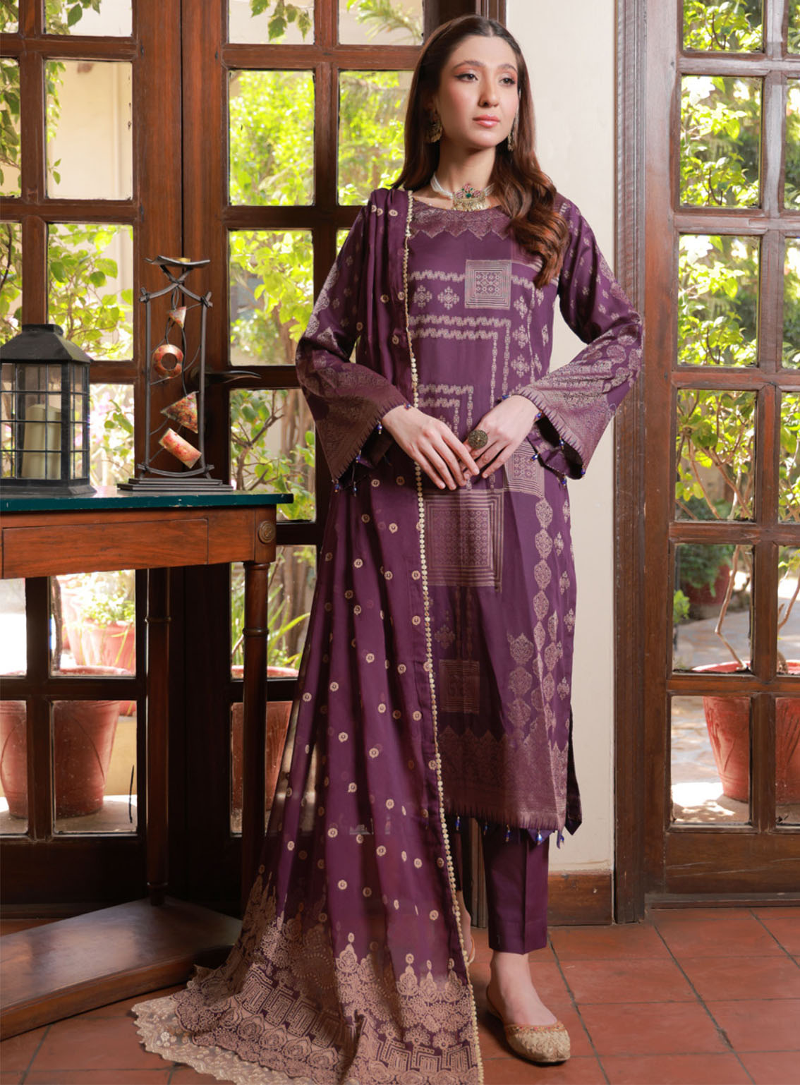 Soifia By Schick Broshia Banarsi Lawn 3 Piece Unstitched Suit SDH24SBBL-02 Soifia By Schick Broshia Banarsi Lawn 3 Piece Unstitched Suit SDH24SBBL-02