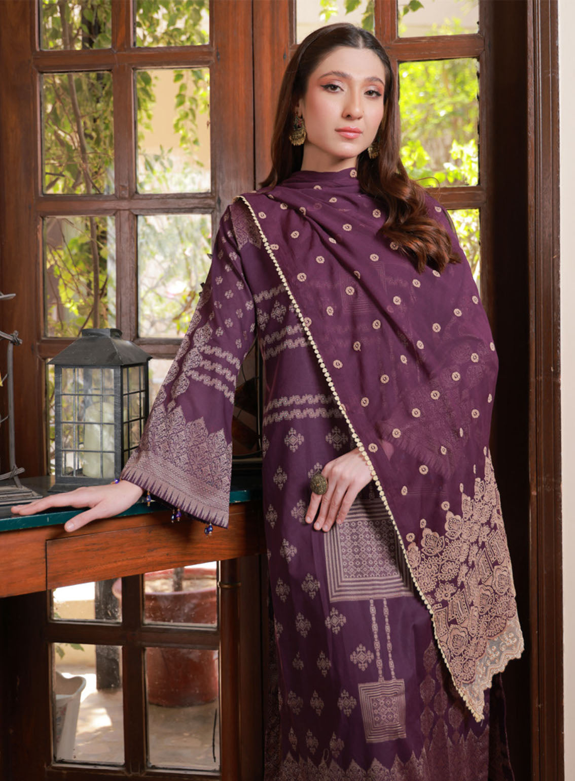 Soifia By Schick Broshia Banarsi Lawn 3 Piece Unstitched Suit SDH24SBBL-02 Soifia By Schick Broshia Banarsi Lawn 3 Piece Unstitched Suit SDH24SBBL-02