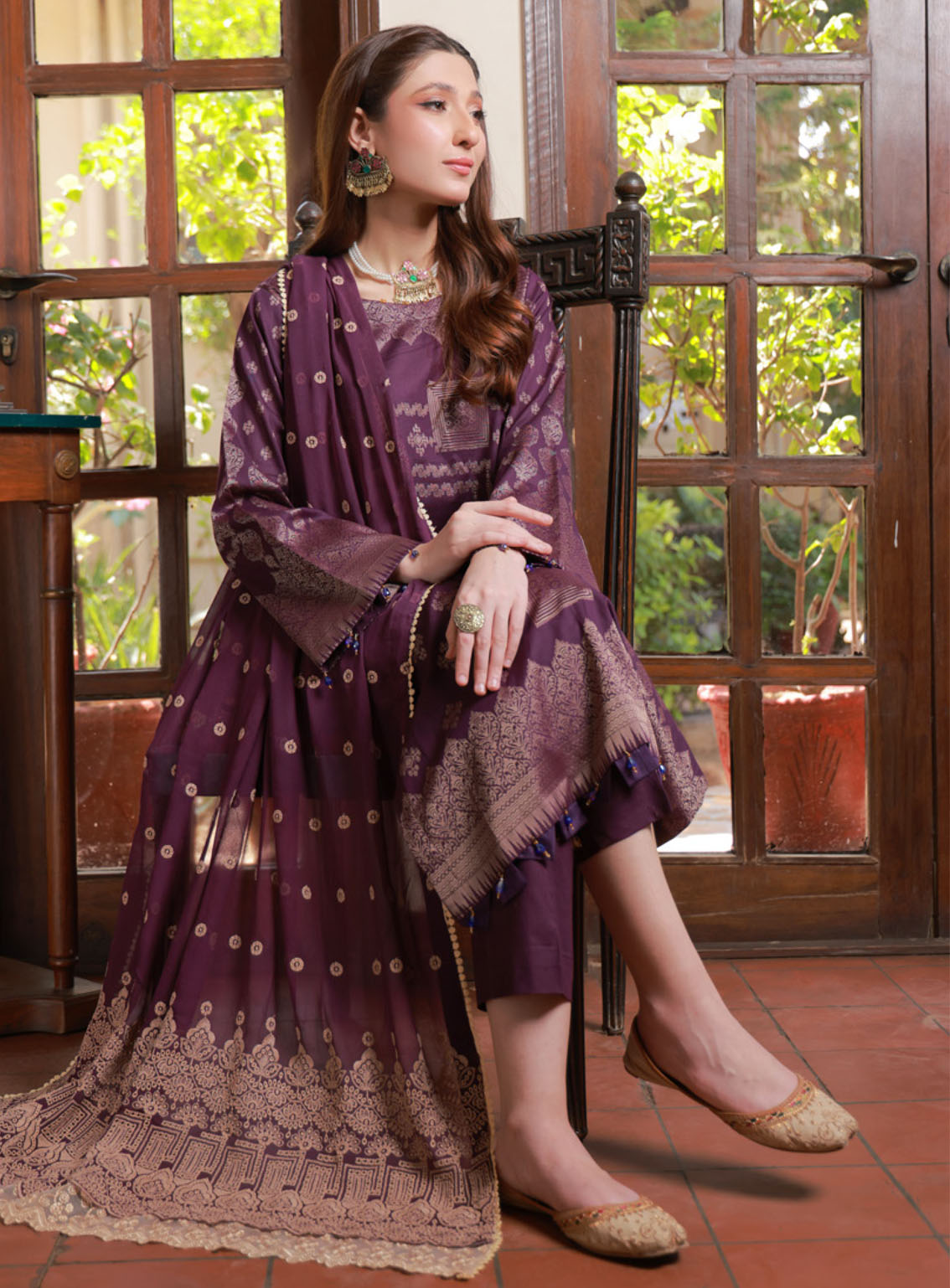 Soifia By Schick Broshia Banarsi Lawn 3 Piece Unstitched Suit SDH24SBBL-02 Soifia By Schick Broshia Banarsi Lawn 3 Piece Unstitched Suit SDH24SBBL-02