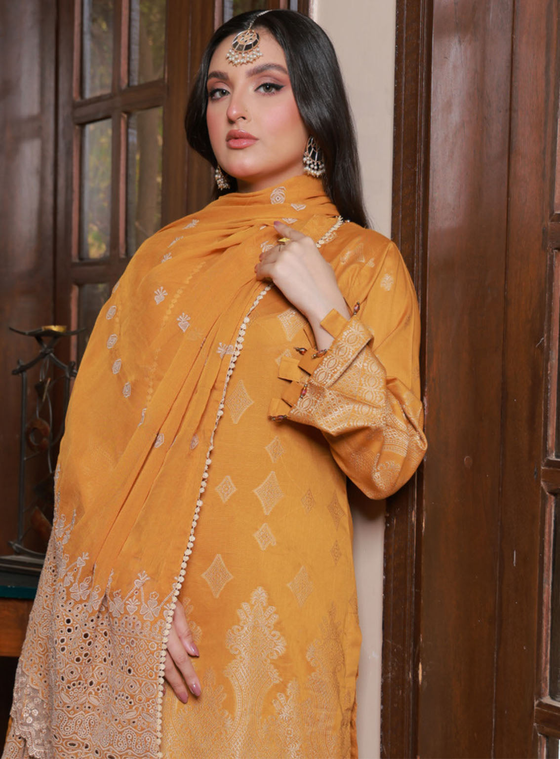 Soifia By Schick Broshia Banarsi Lawn 3 Piece Unstitched Suit SDH24SBBL-06 Soifia By Schick Broshia Banarsi Lawn 3 Piece Unstitched Suit SDH24SBBL-06