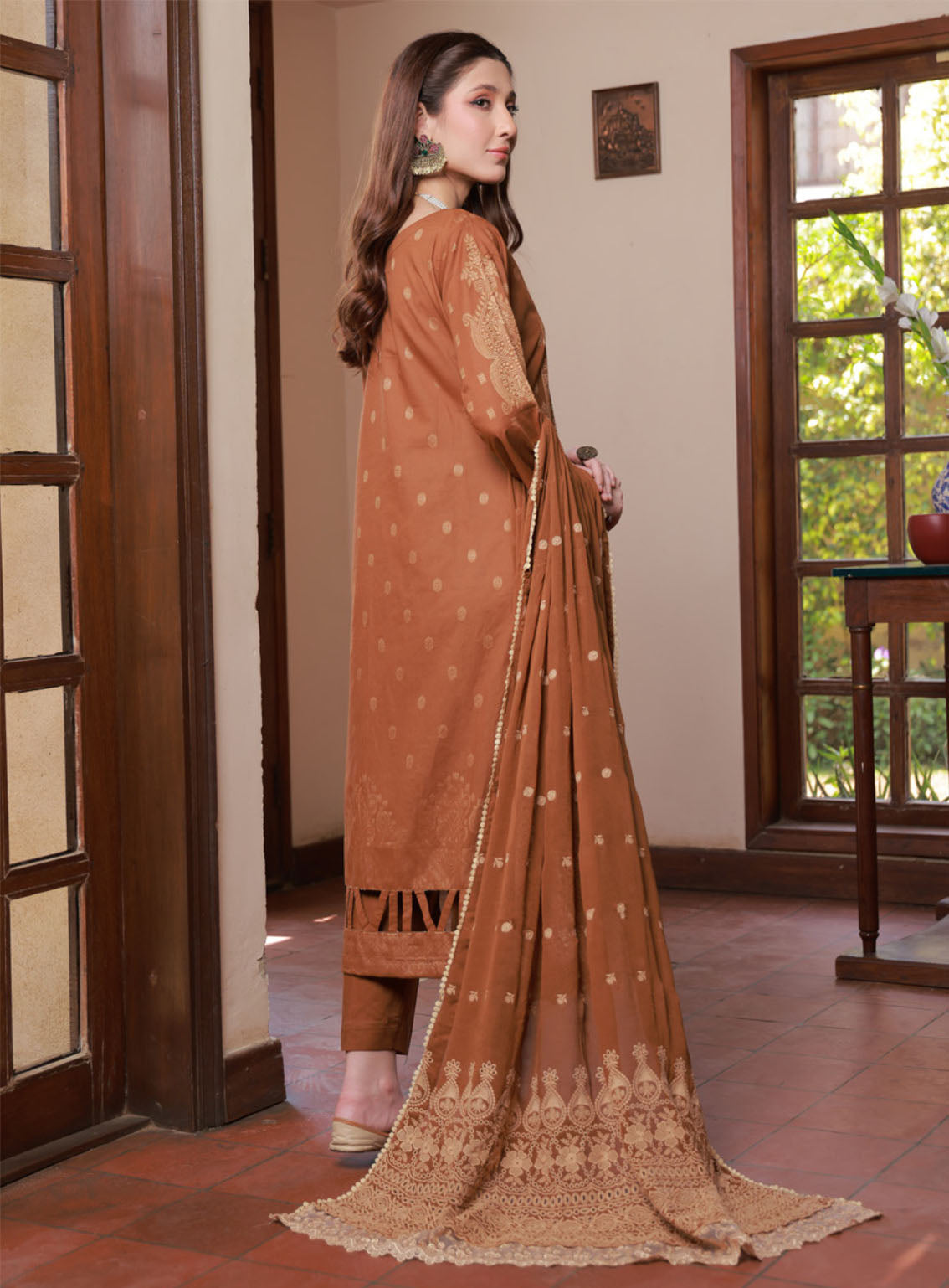 Soifia By Schick Broshia Banarsi Lawn 3 Piece Unstitched Suit SDH24SBBL-07 Soifia By Schick Broshia Banarsi Lawn 3 Piece Unstitched Suit SDH24SBBL-07