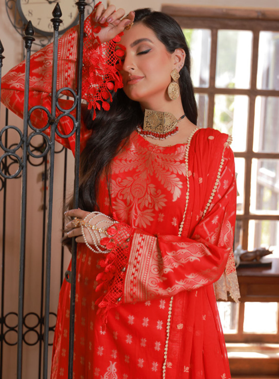 Soifia By Schick Broshia Banarsi Lawn 3 Piece Unstitched Suit SDH24SBBL-10 Soifia By Schick Broshia Banarsi Lawn 3 Piece Unstitched Suit SDH24SBBL-10