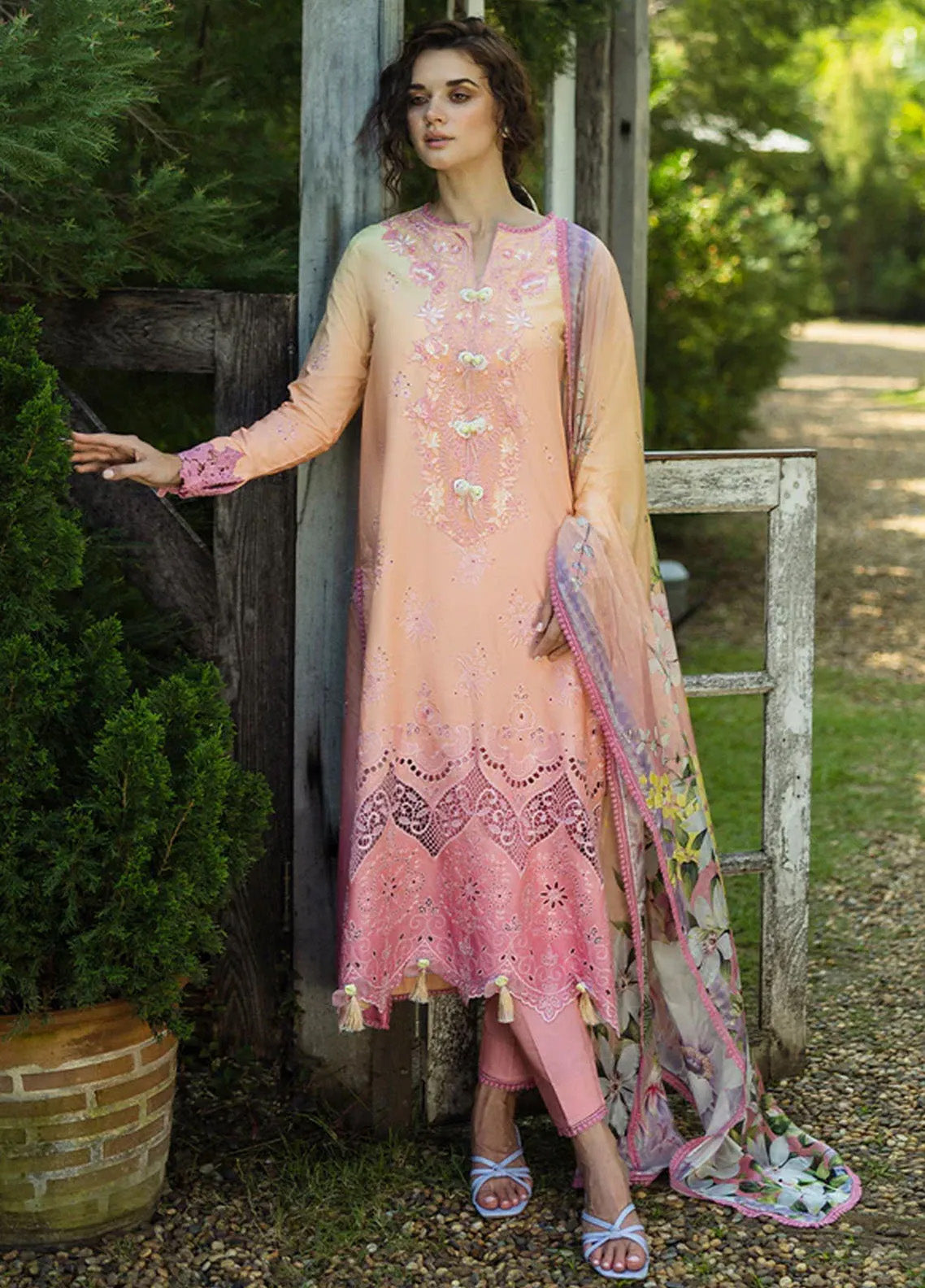 Solace Ombre By Mushq Chikankari 3 Piece Unstitched Suit MQ25SO D-04 RISATE Solace Ombre By Mushq Chikankari 3 Piece Unstitched Suit MQ25SO D-04 RISATE