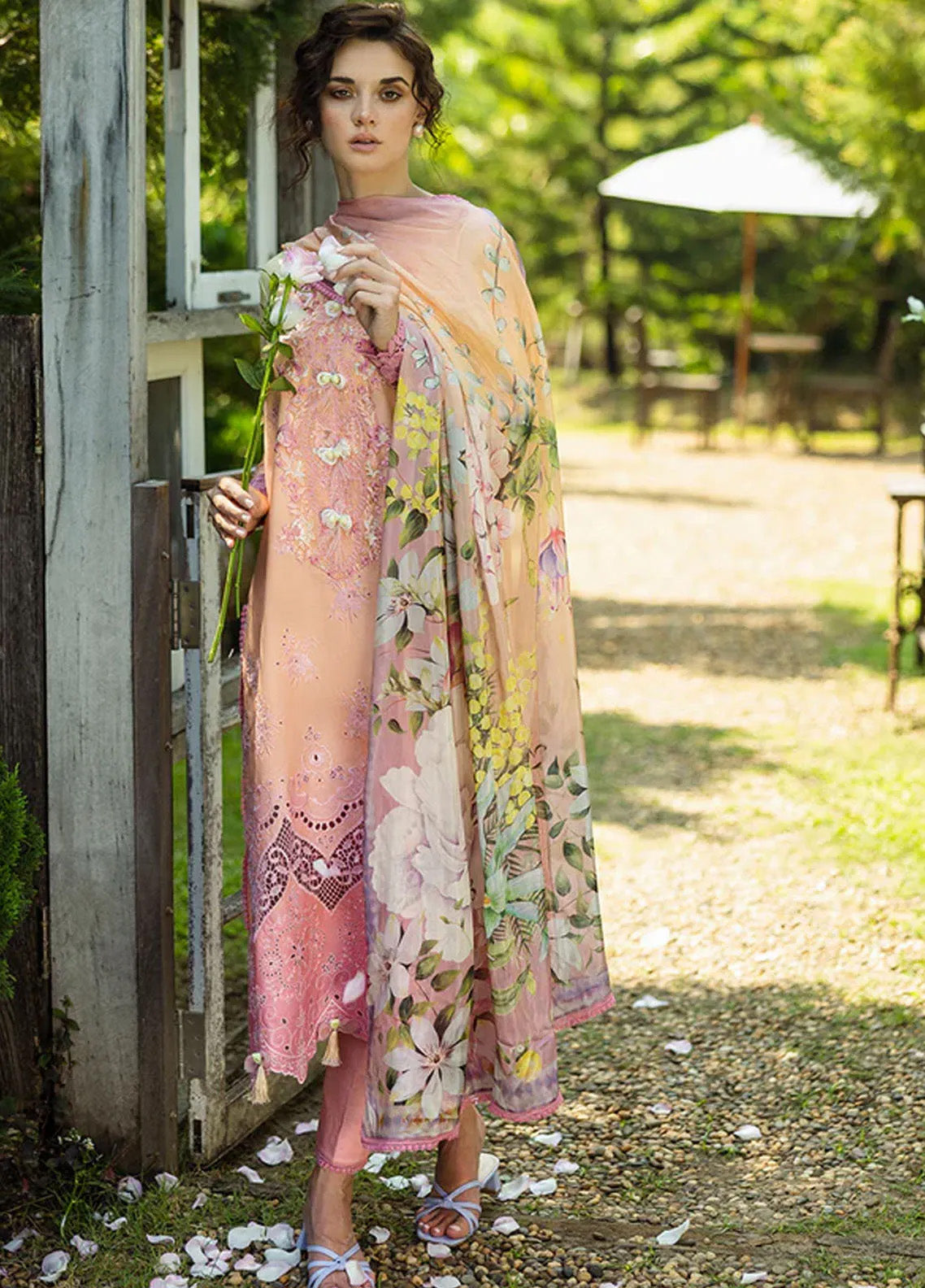 Solace Ombre By Mushq Chikankari 3 Piece Unstitched Suit MQ25SO D-04 RISATE Solace Ombre By Mushq Chikankari 3 Piece Unstitched Suit MQ25SO D-04 RISATE