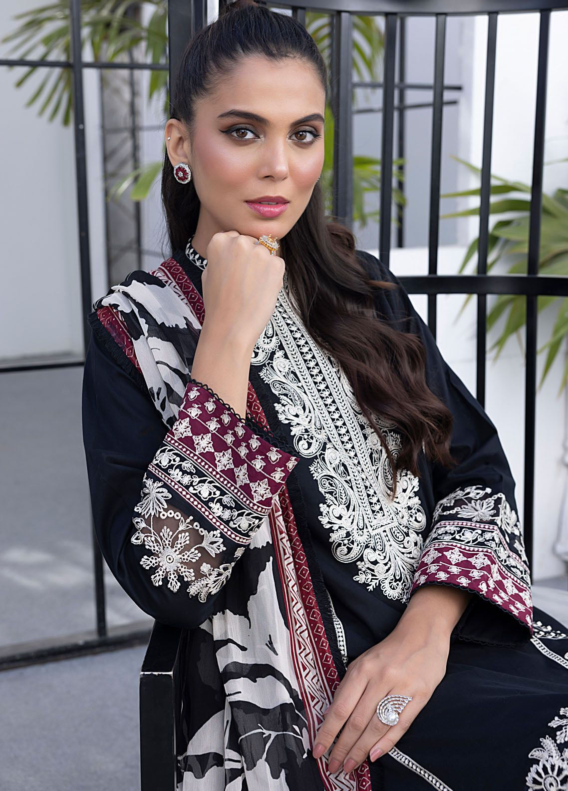 Spring By LSM Lakahny Embroidered Lawn 3 Piece Unstitched Suit LSM24SEL-LG-UB-0021 Spring By LSM Lakahny Embroidered Lawn 3 Piece Unstitched Suit LSM24SEL-LG-UB-0021