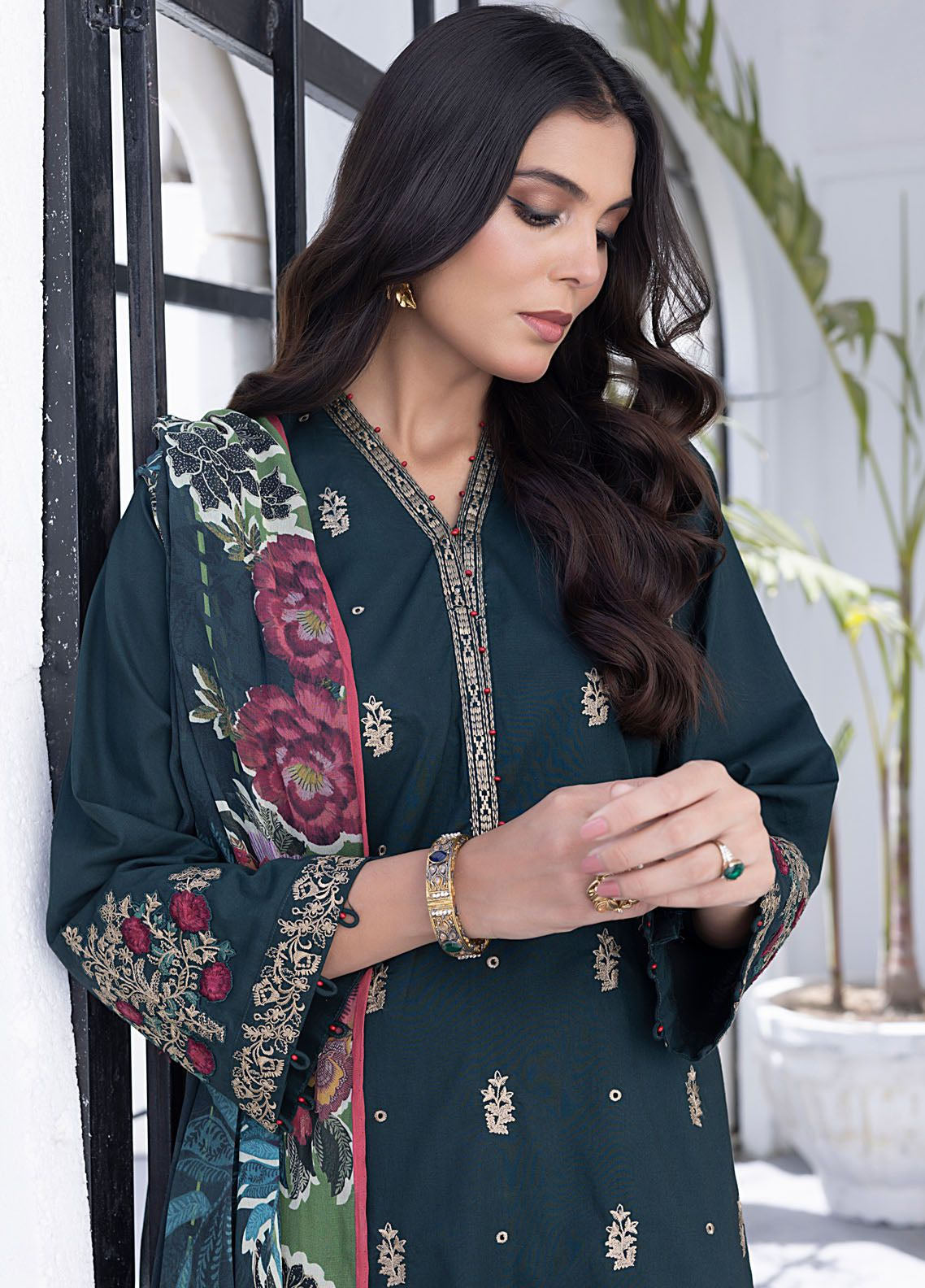 Spring By LSM Lakahny Embroidered Lawn 3 Piece Unstitched Suit LSM24SEL-LG-RM-0067 Spring By LSM Lakahny Embroidered Lawn 3 Piece Unstitched Suit LSM24SEL-LG-RM-0067
