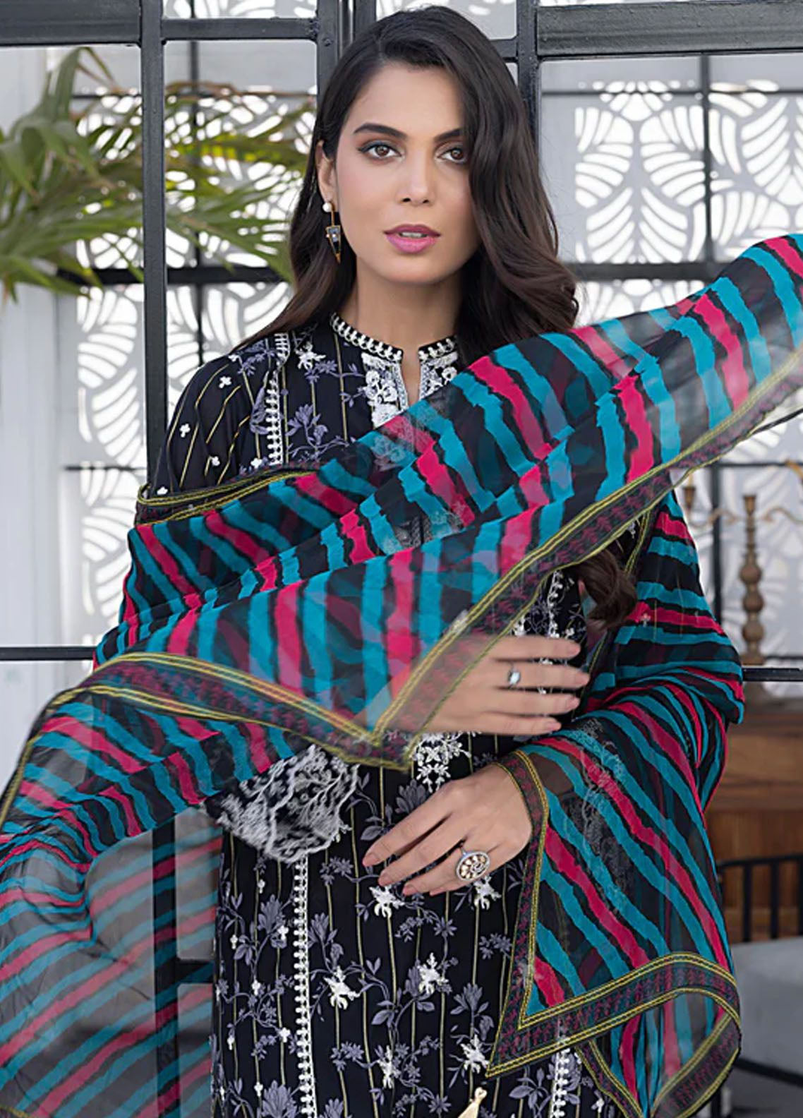 Spring By LSM Lakahny Embroidered Lawn 3 Piece Unstitched Suit LSM24SEL-LG-SR-071 Spring By LSM Lakahny Embroidered Lawn 3 Piece Unstitched Suit LSM24SEL-LG-SR-071
